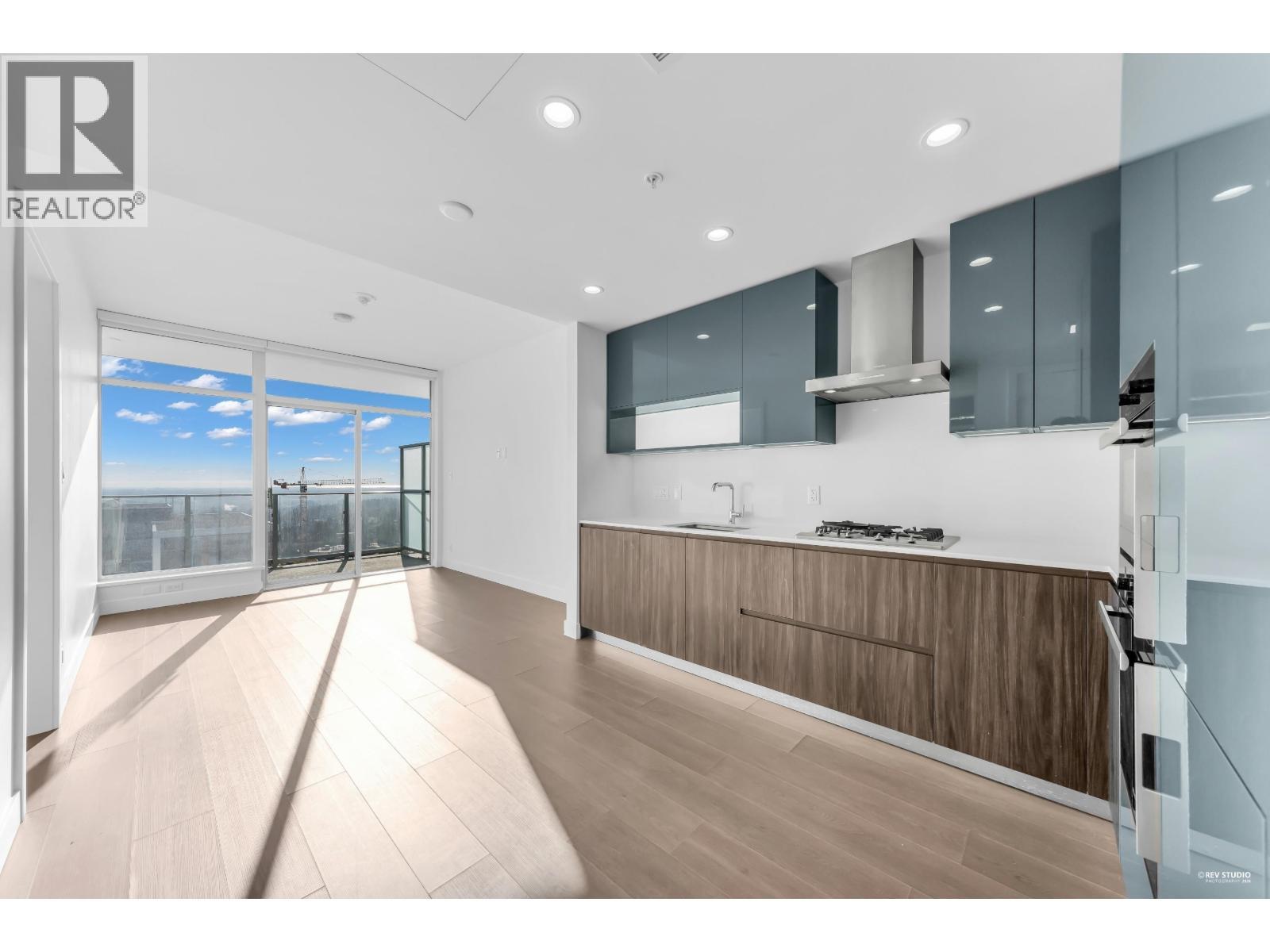1505 6511 Sussex Avenue, Burnaby
