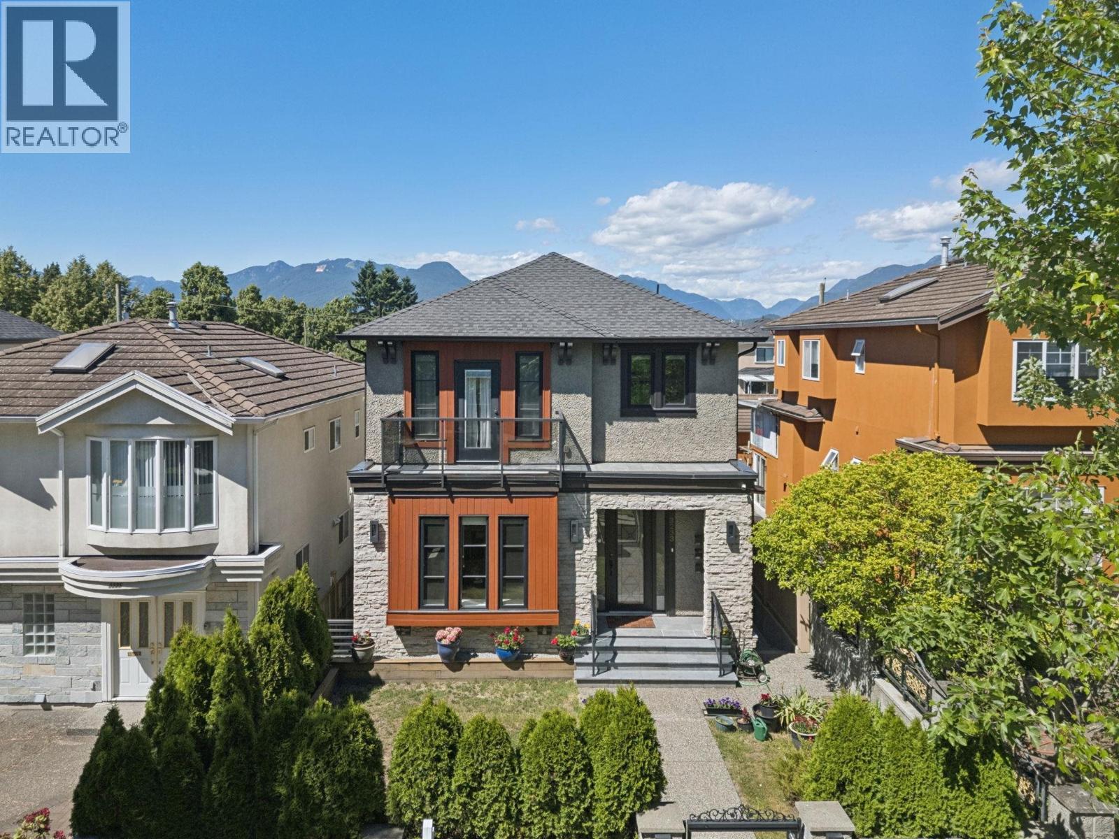 3233 Grant Street, Vancouver