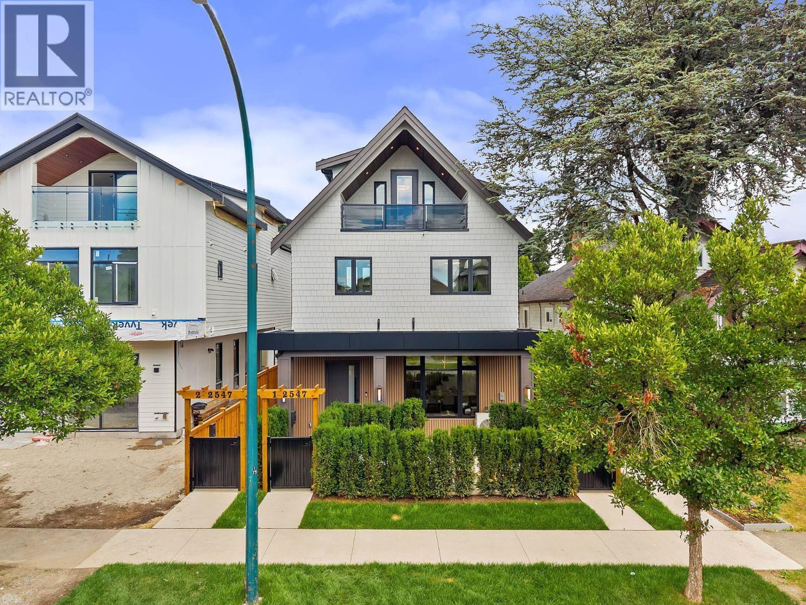 2- 2547 E 2ND Avenue, Vancouver