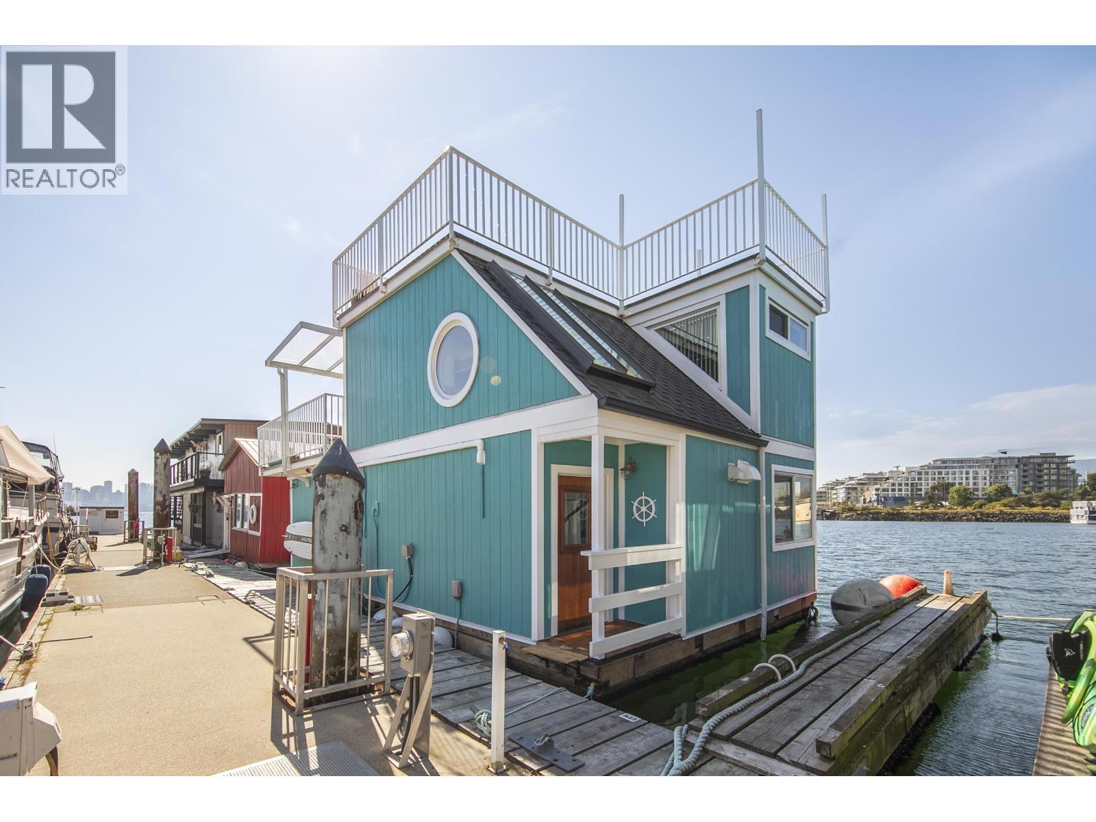 A23 415 W Esplanade Avenue, North Vancouver