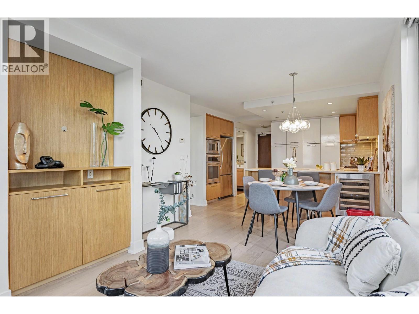 207 1680 W 4TH Avenue, Vancouver