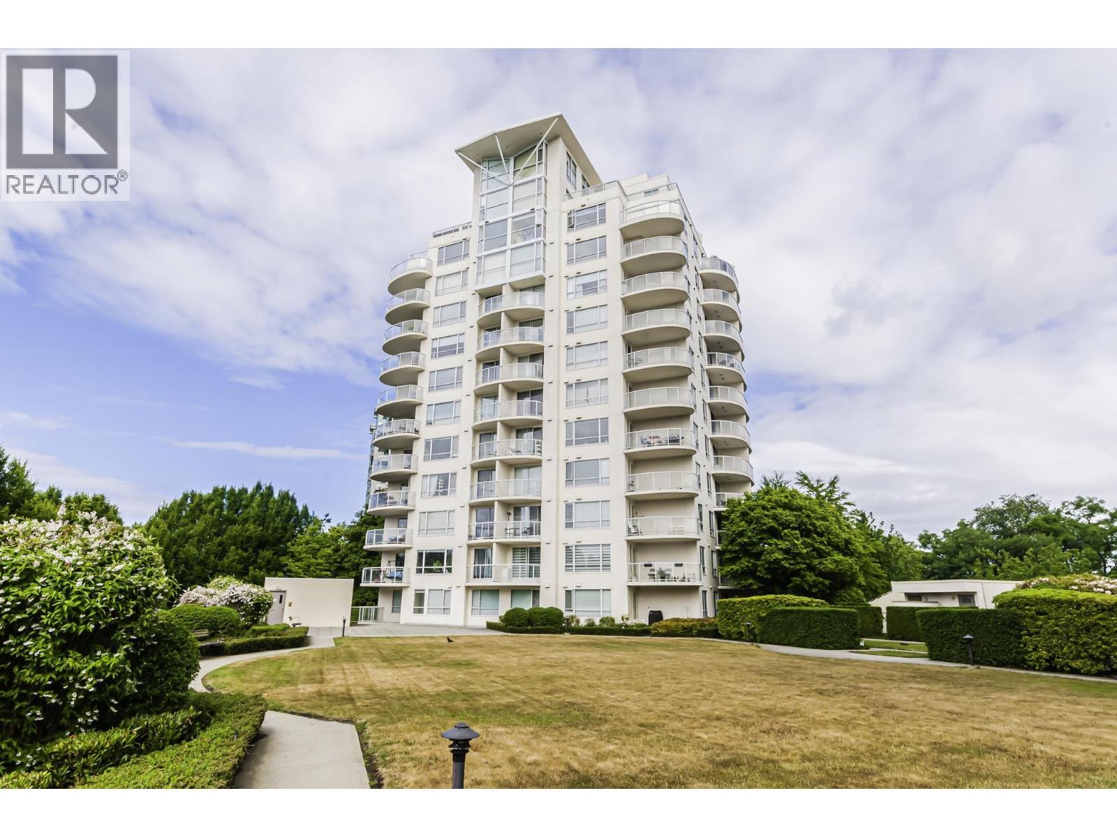 303 7680 Granville Avenue, Richmond