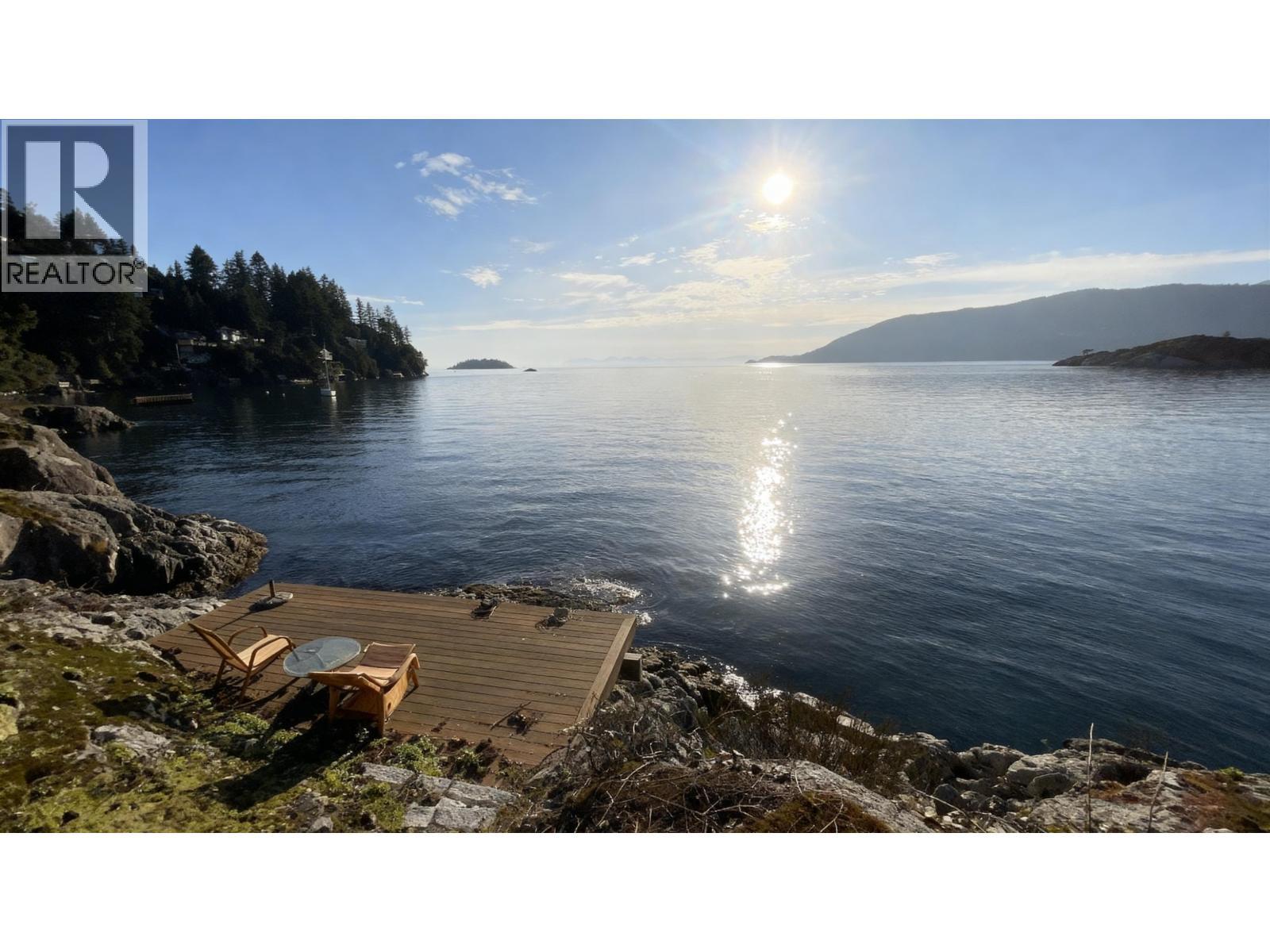 6648 Marine Drive, West Vancouver