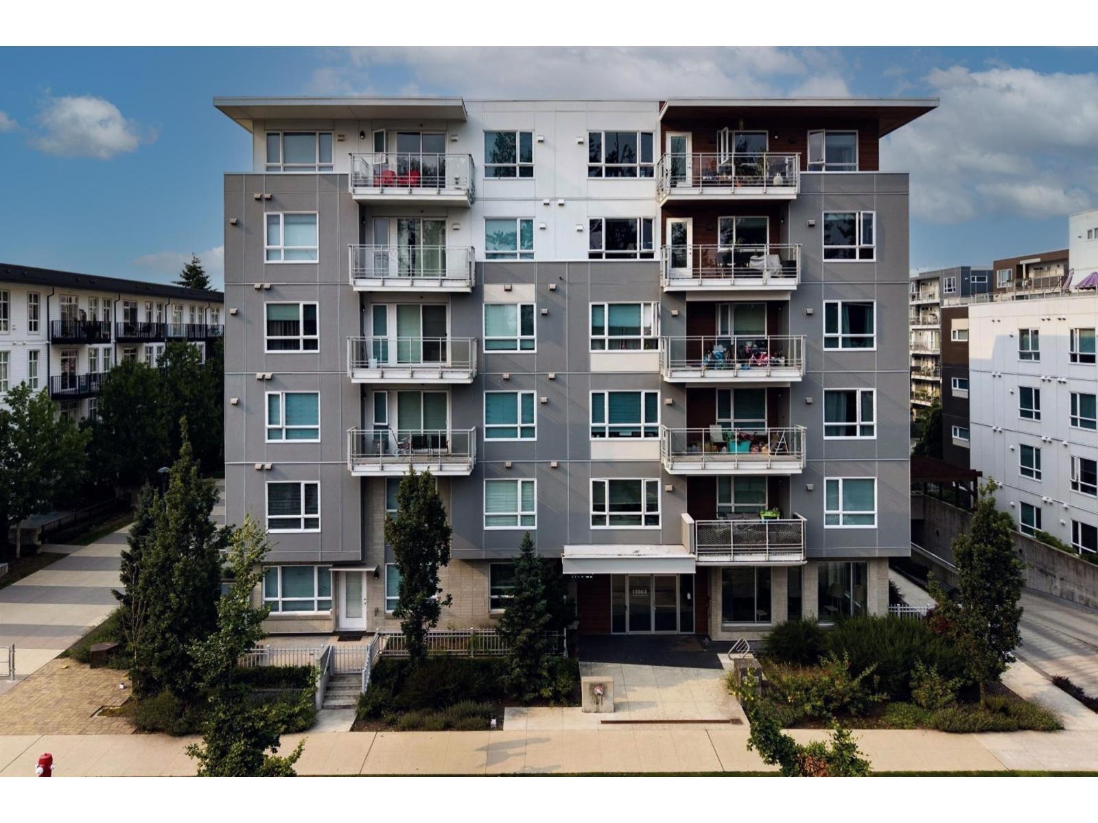 118 13963 105 Boulevard, Surrey