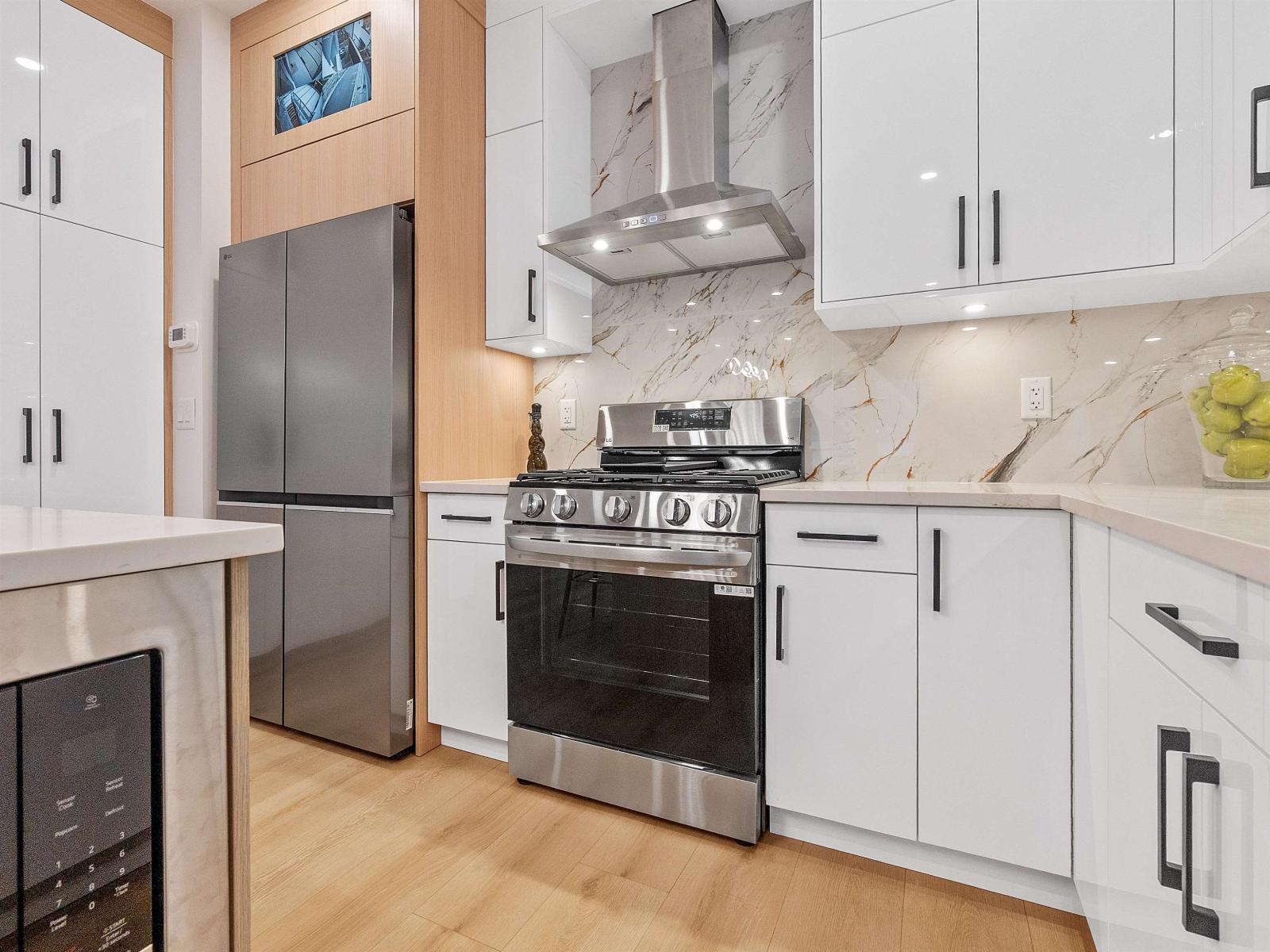 102 16693 16 Avenue, Surrey