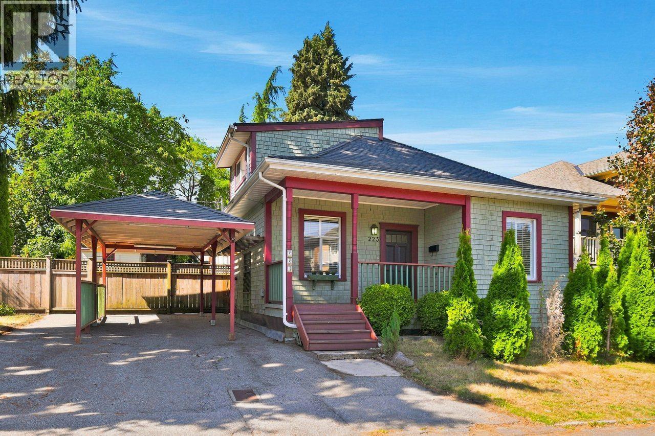 223 Manitoba Street, New Westminster