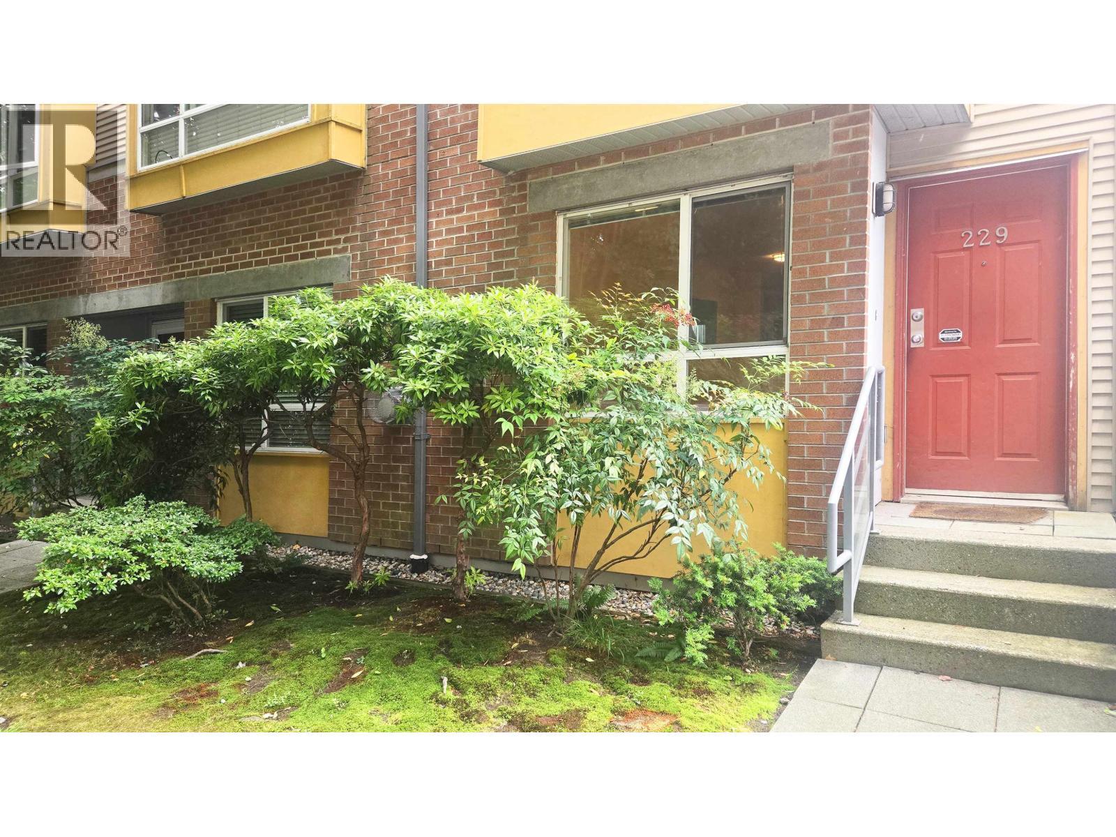 229 E 11TH Avenue, Vancouver