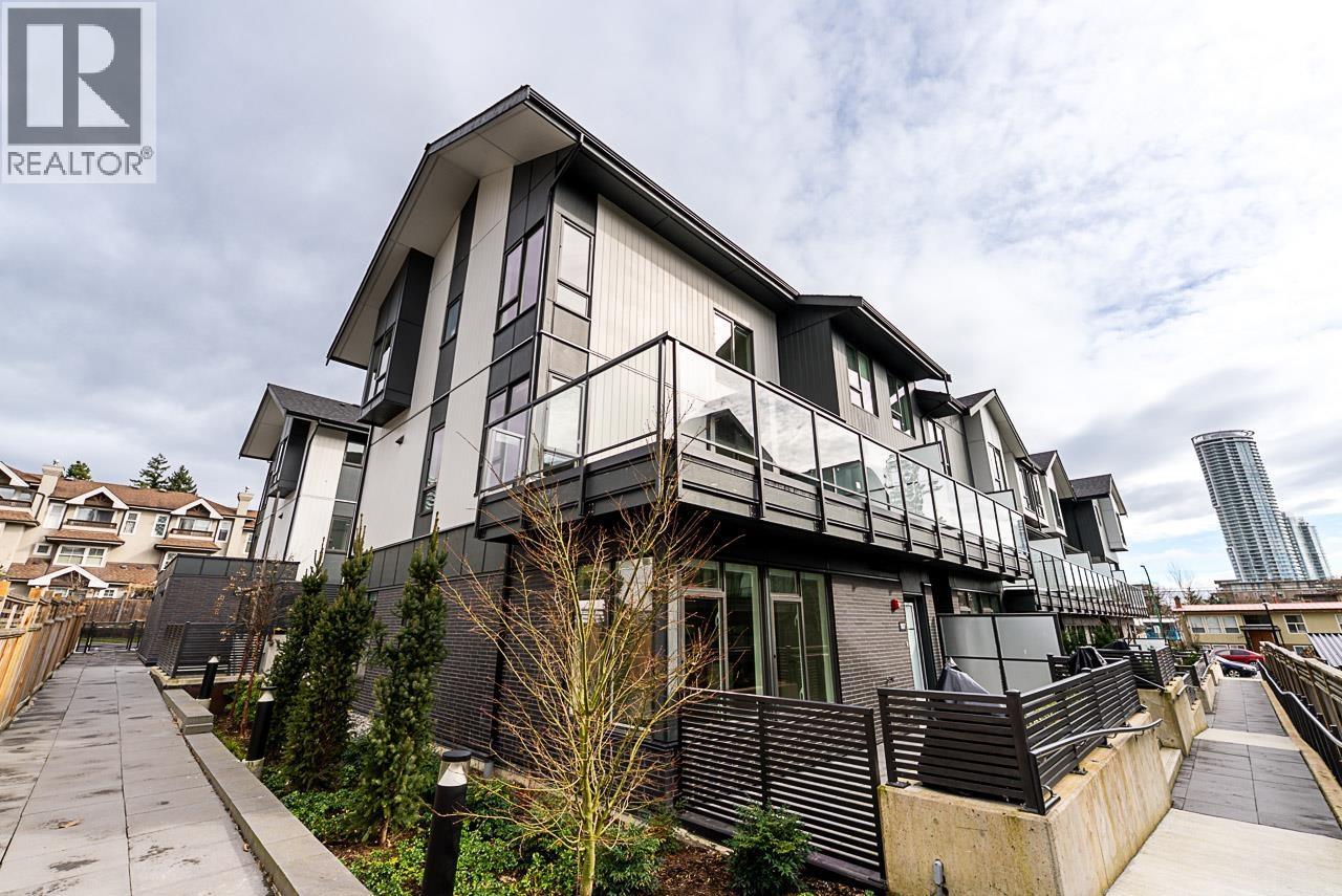 207 7161 17TH Avenue, Burnaby