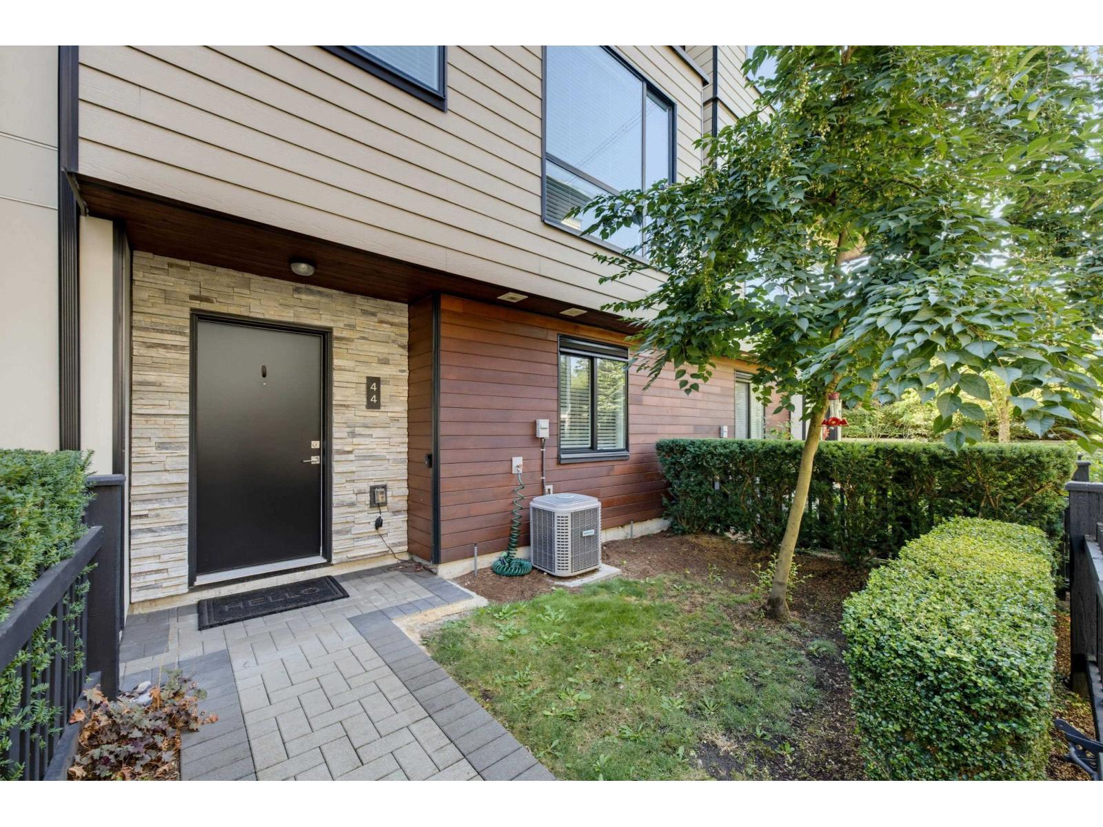 44 15688 28 Avenue, Surrey