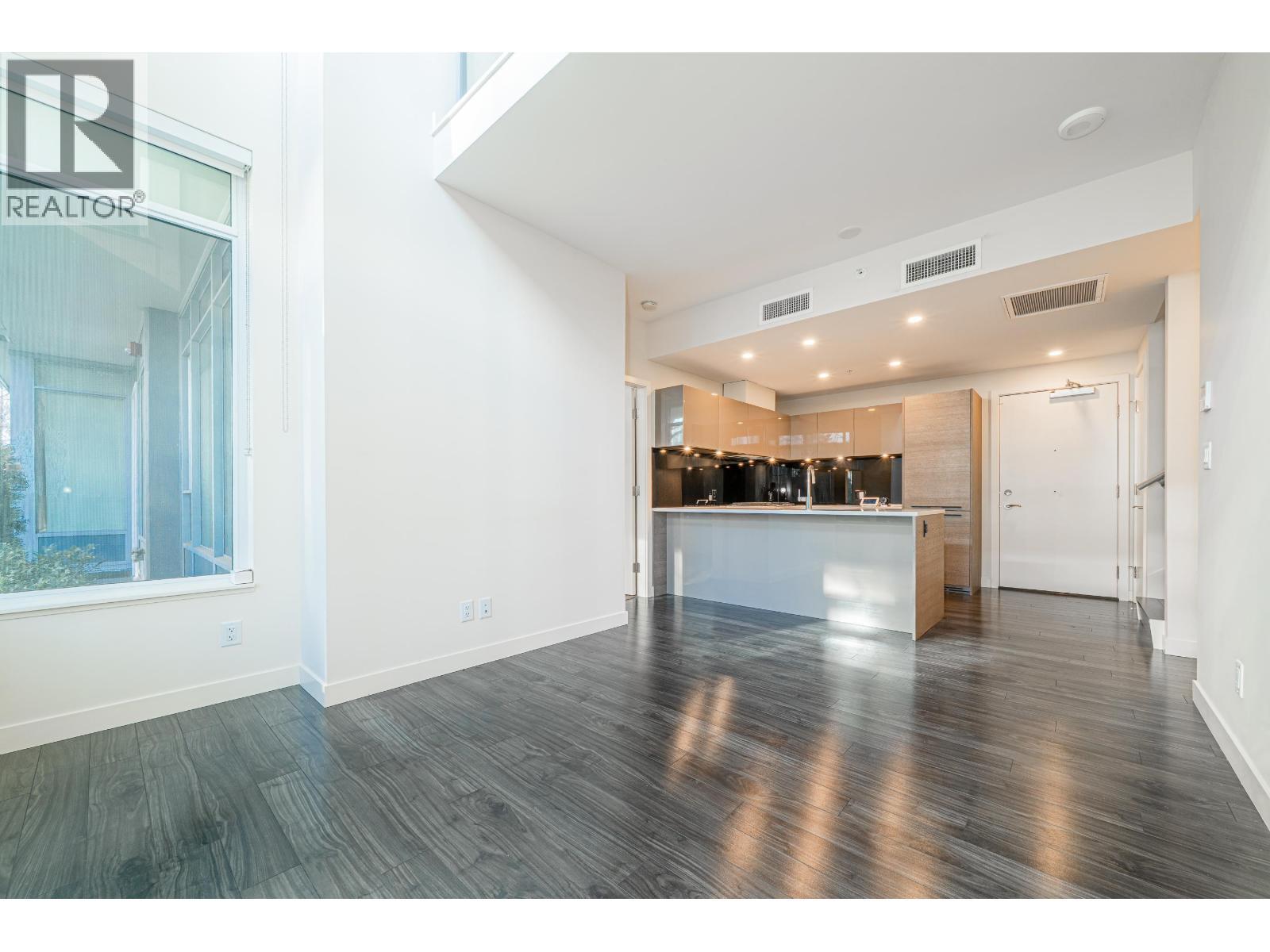 TH1 6288 Cassie Avenue, Burnaby