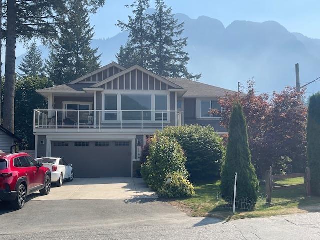 21296 Lakeview Crescent, Hope