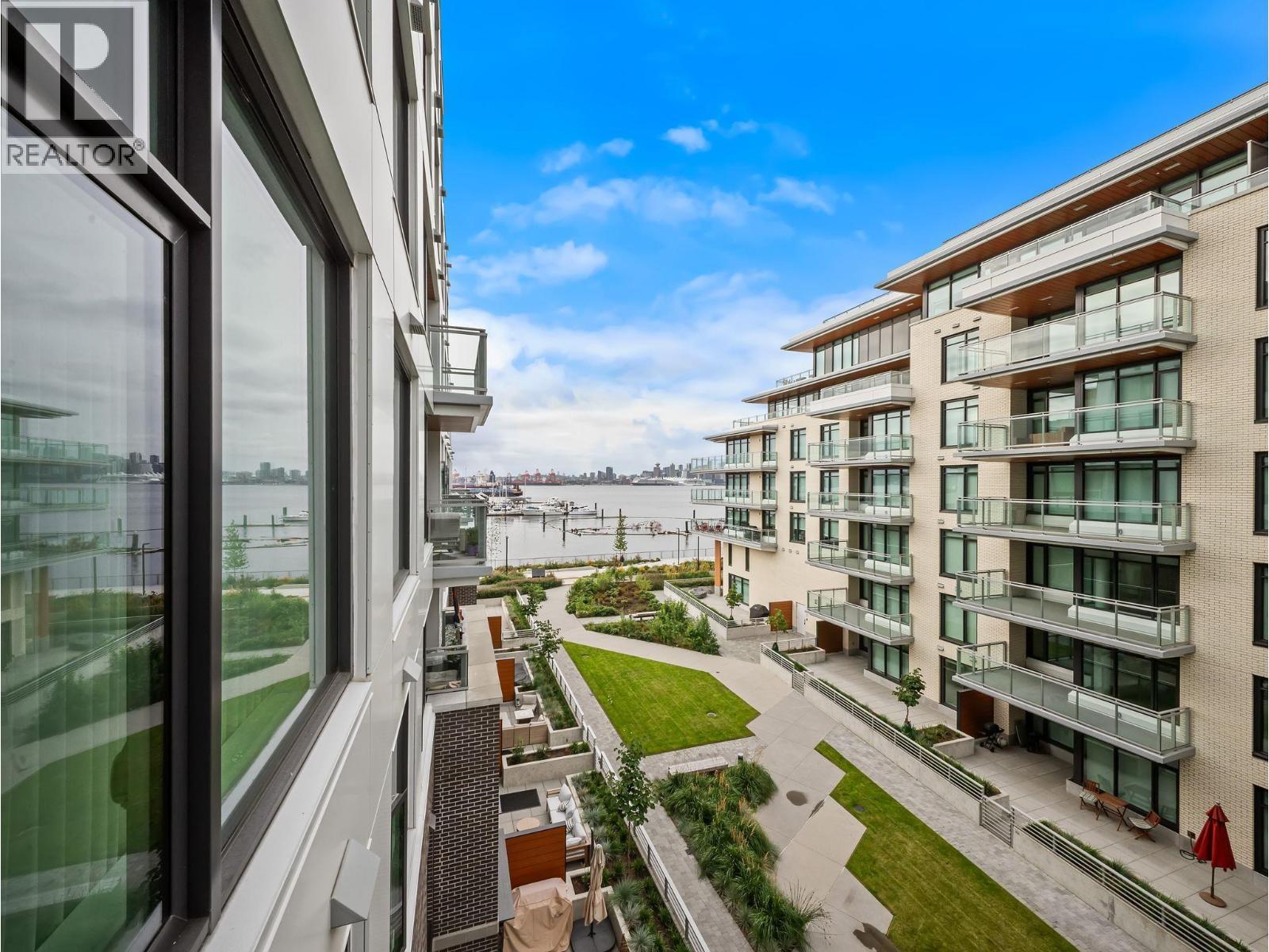 425 755 Harbourside Drive, North Vancouver