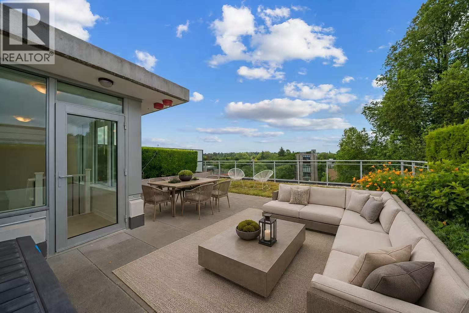 704 2565 Maple Street, Vancouver