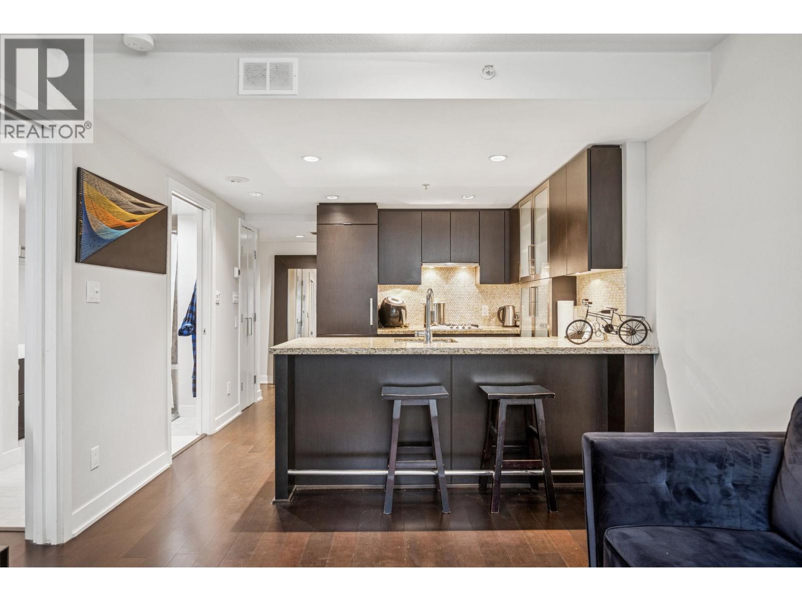 301 1055 Richards Street, Vancouver