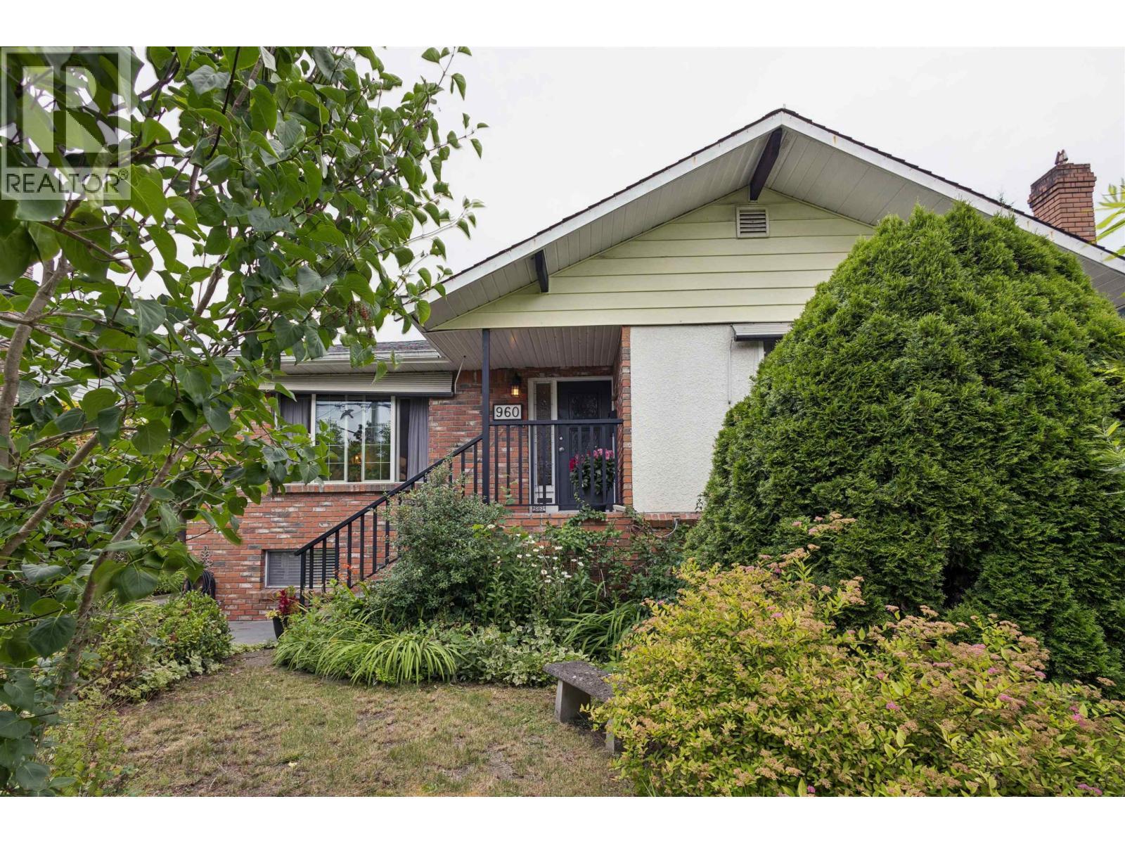 960 Cliff Avenue, Burnaby