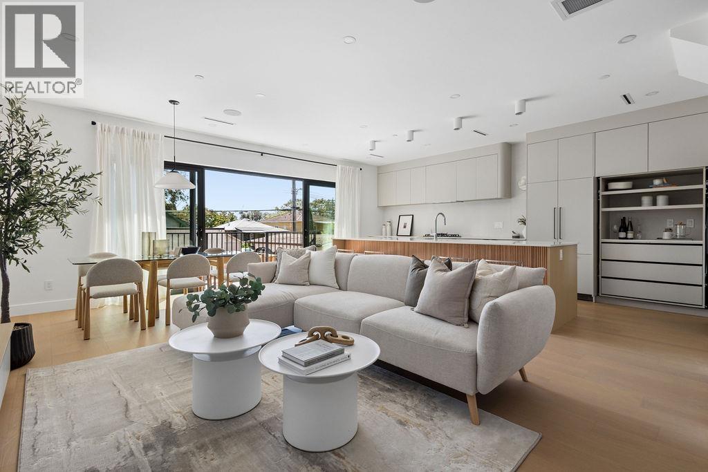 3 2124 E 8 Avenue, Vancouver