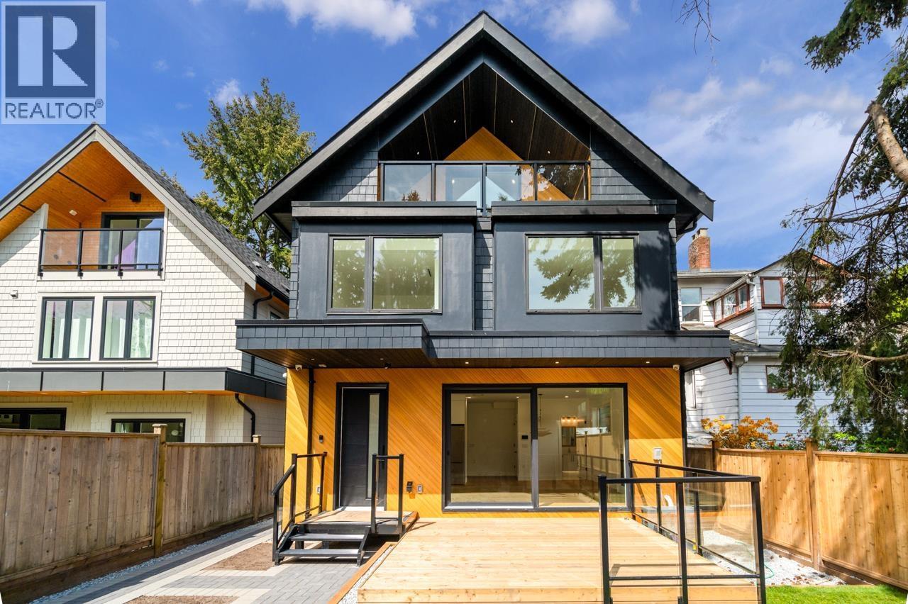 2 950 W 17TH Avenue, Vancouver