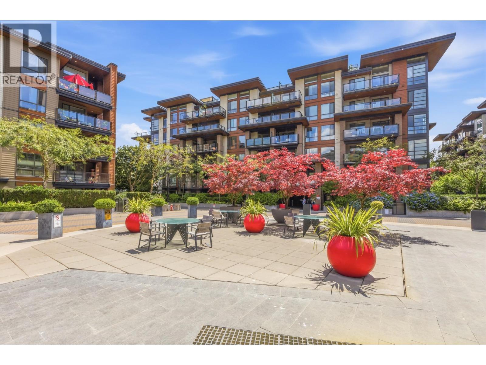 511 733 W 3RD Street, North Vancouver