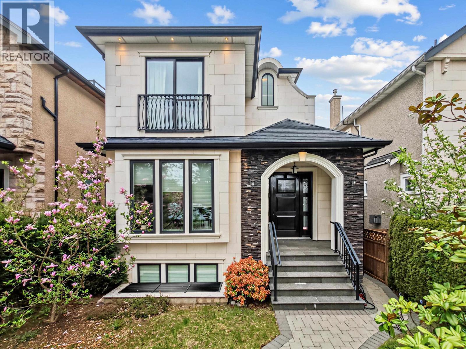 4555 W 9TH Avenue, Vancouver