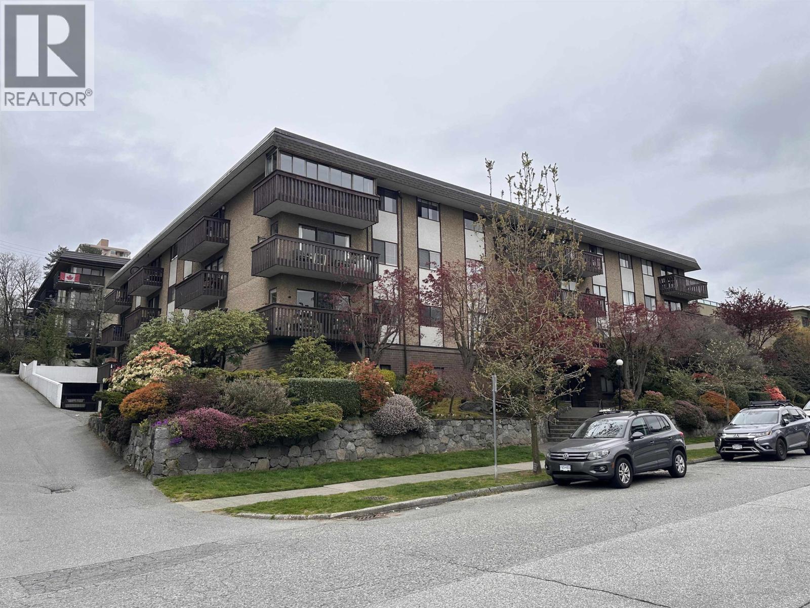 205 120 E 4TH Street, North Vancouver