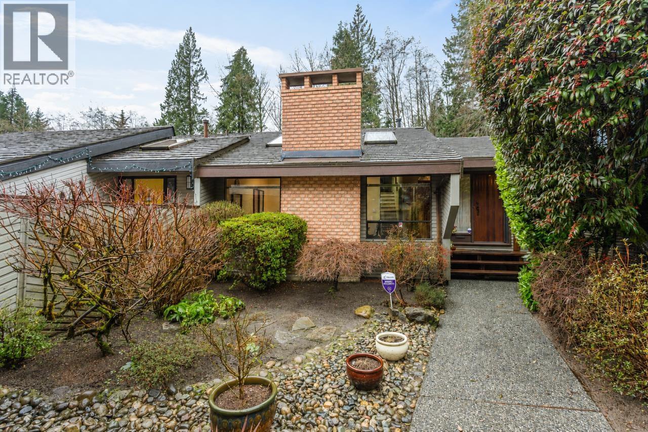 5639 White Pine Lane, North Vancouver