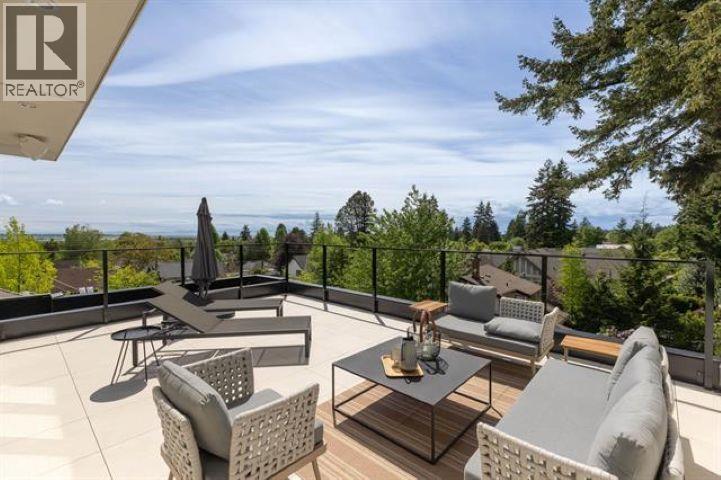 2 5061 Blenheim Street, Vancouver