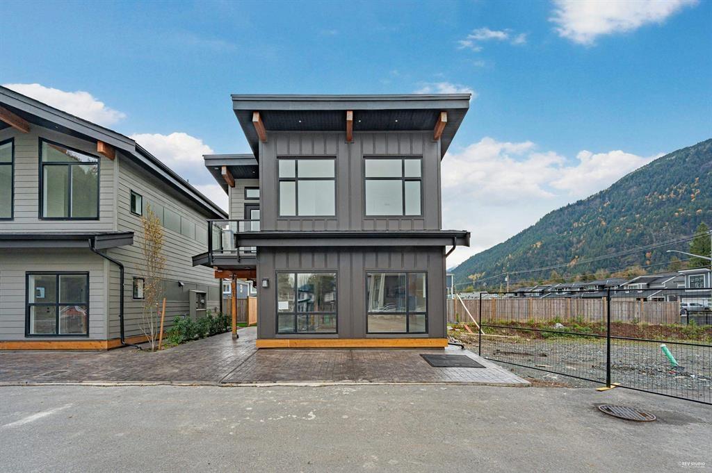 21 798 Hot Springs Road, Harrison Hot Springs