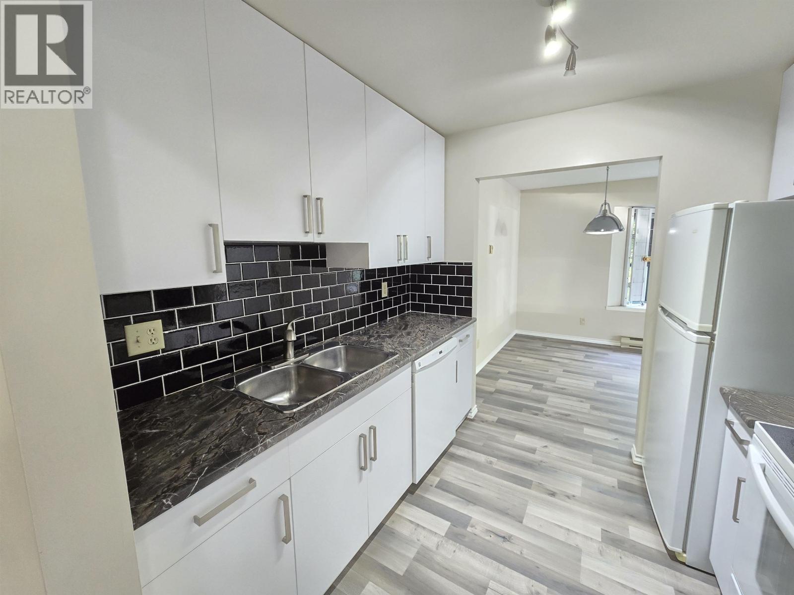 109 5250 Victory Street, Burnaby
