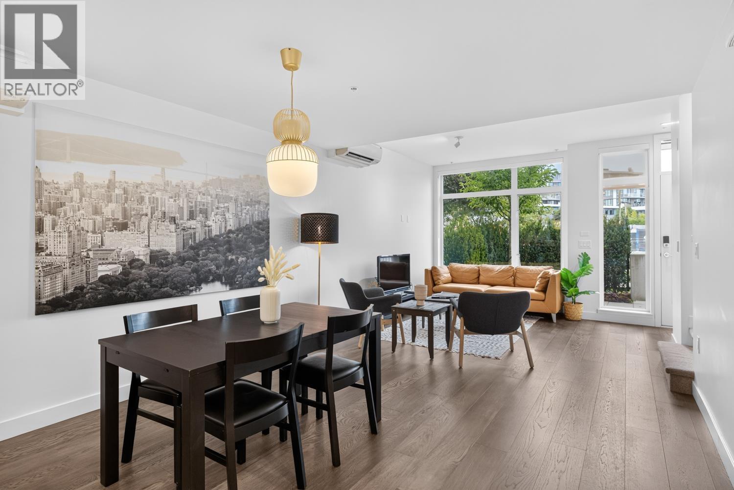 561 W 29TH Avenue, Vancouver