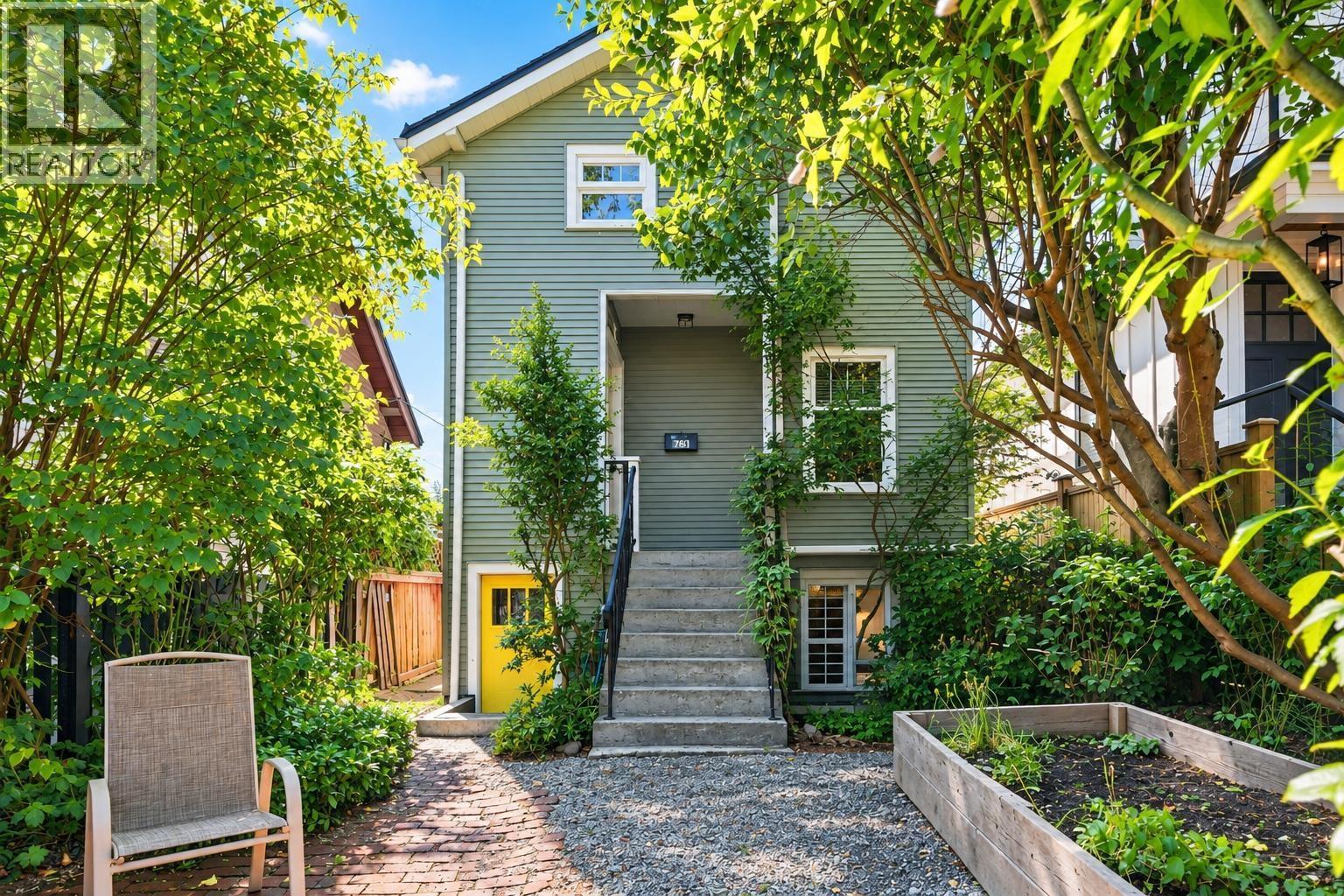 2764 Dundas Street, Vancouver
