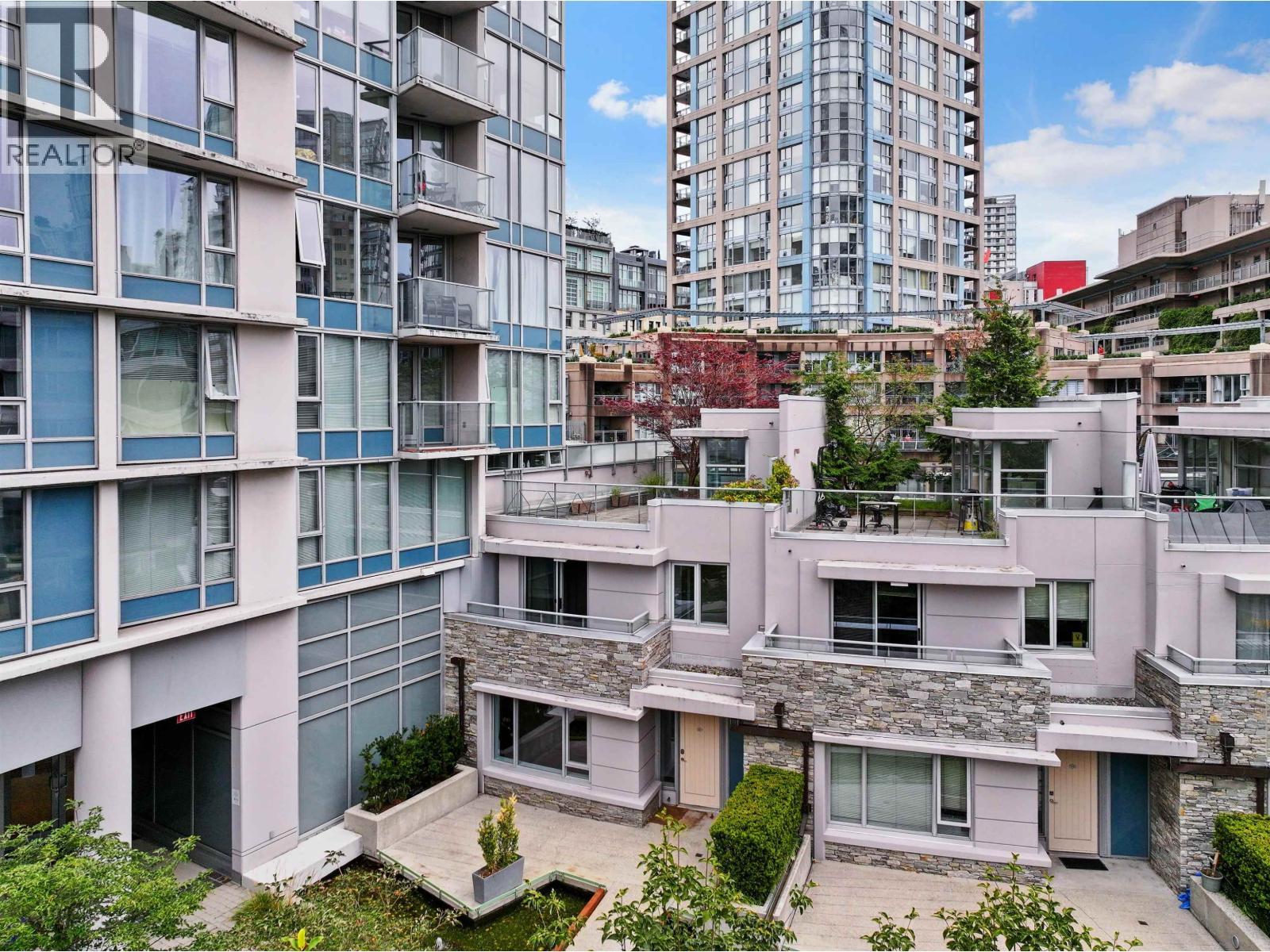 221 188 Keefer Place, Vancouver