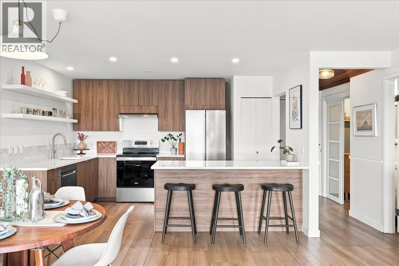 207 236 W 2ND Street, North Vancouver