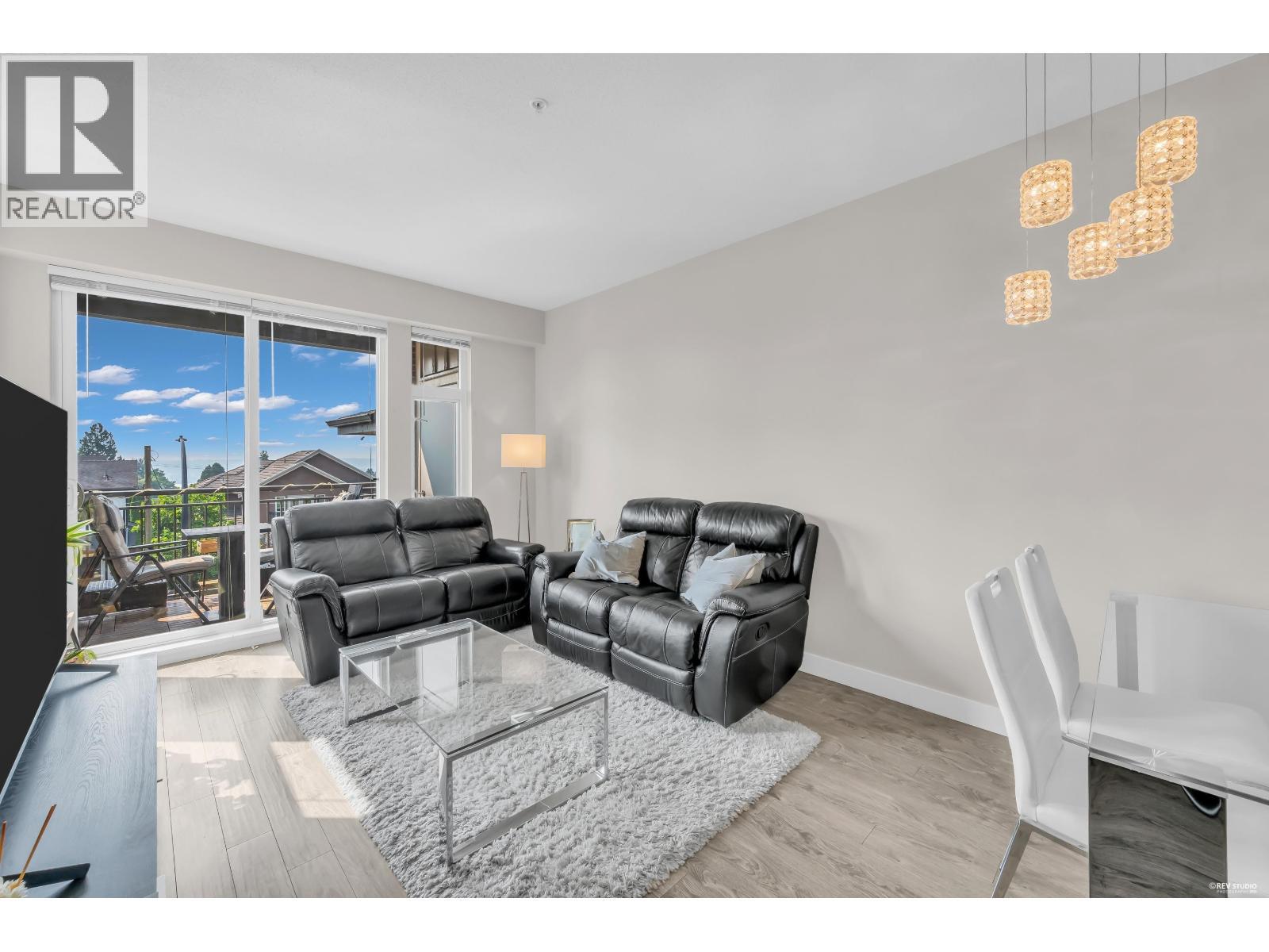 2201 963 Charland Avenue, Coquitlam