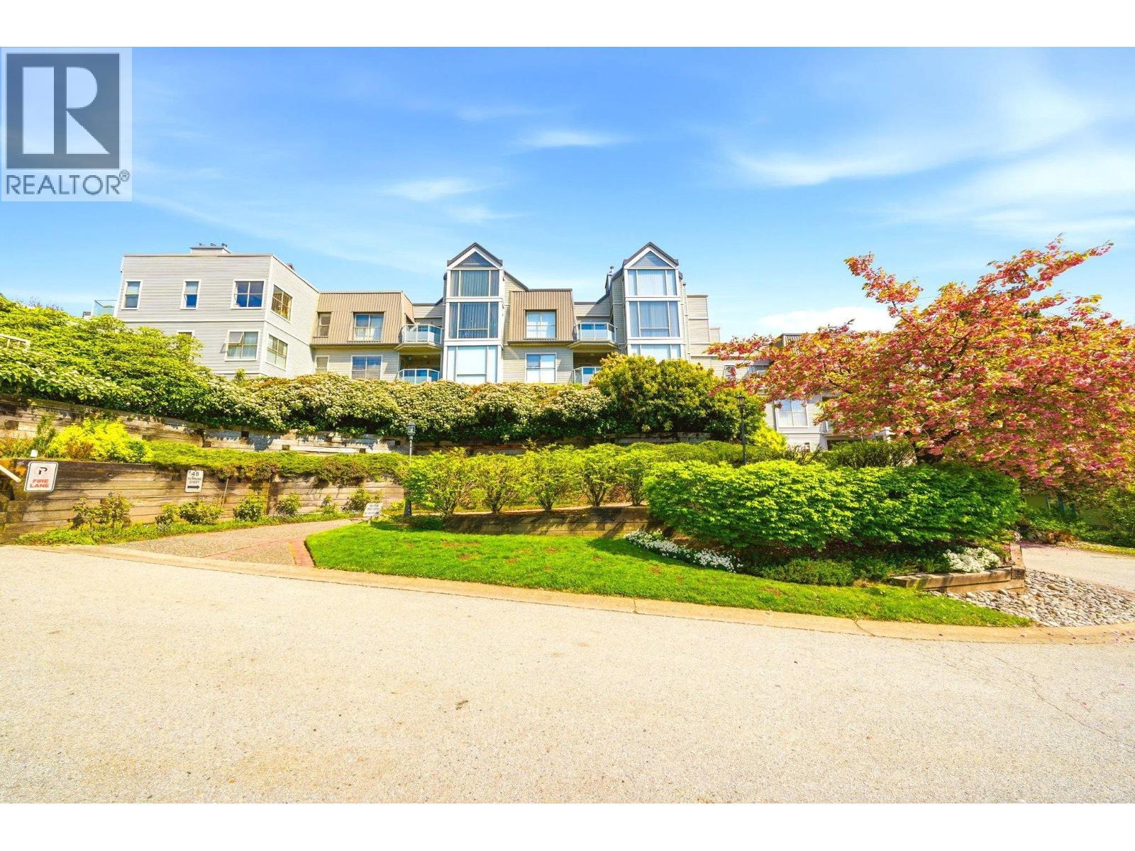304 48 Richmond Street, New Westminster