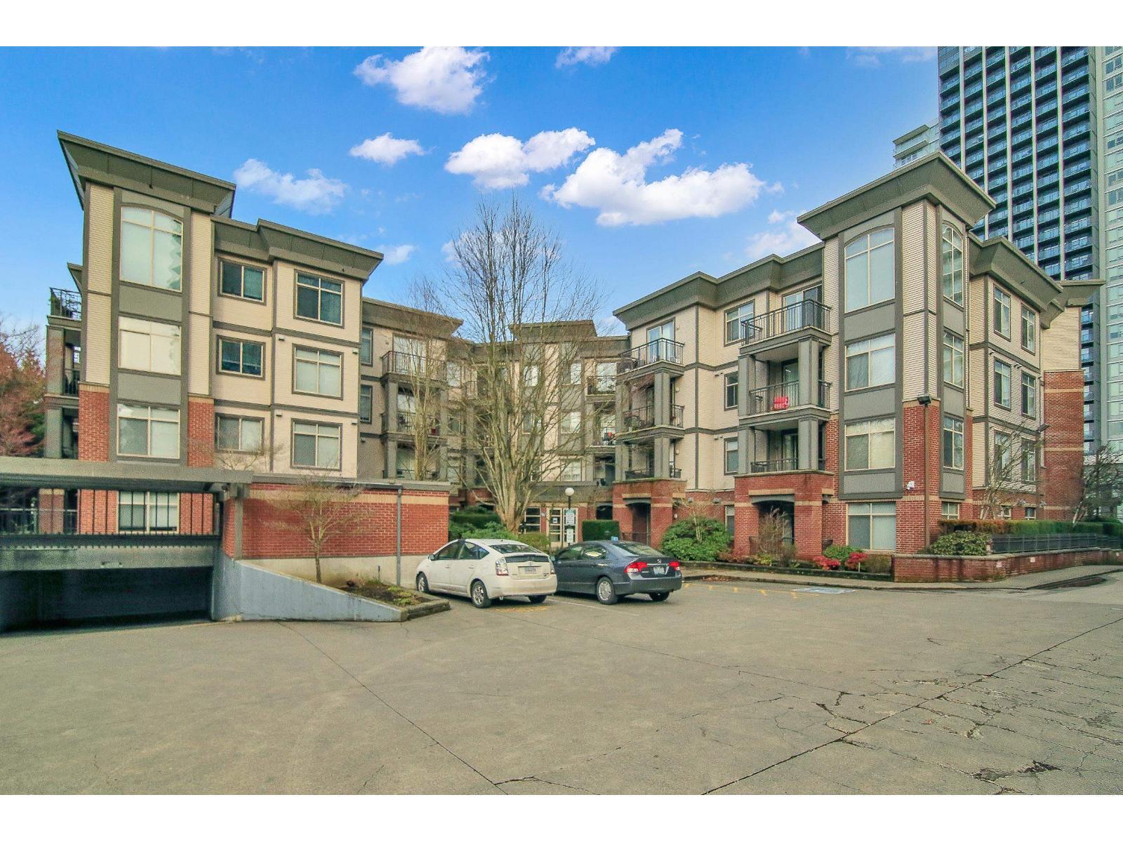 405 10499 University Drive, Surrey