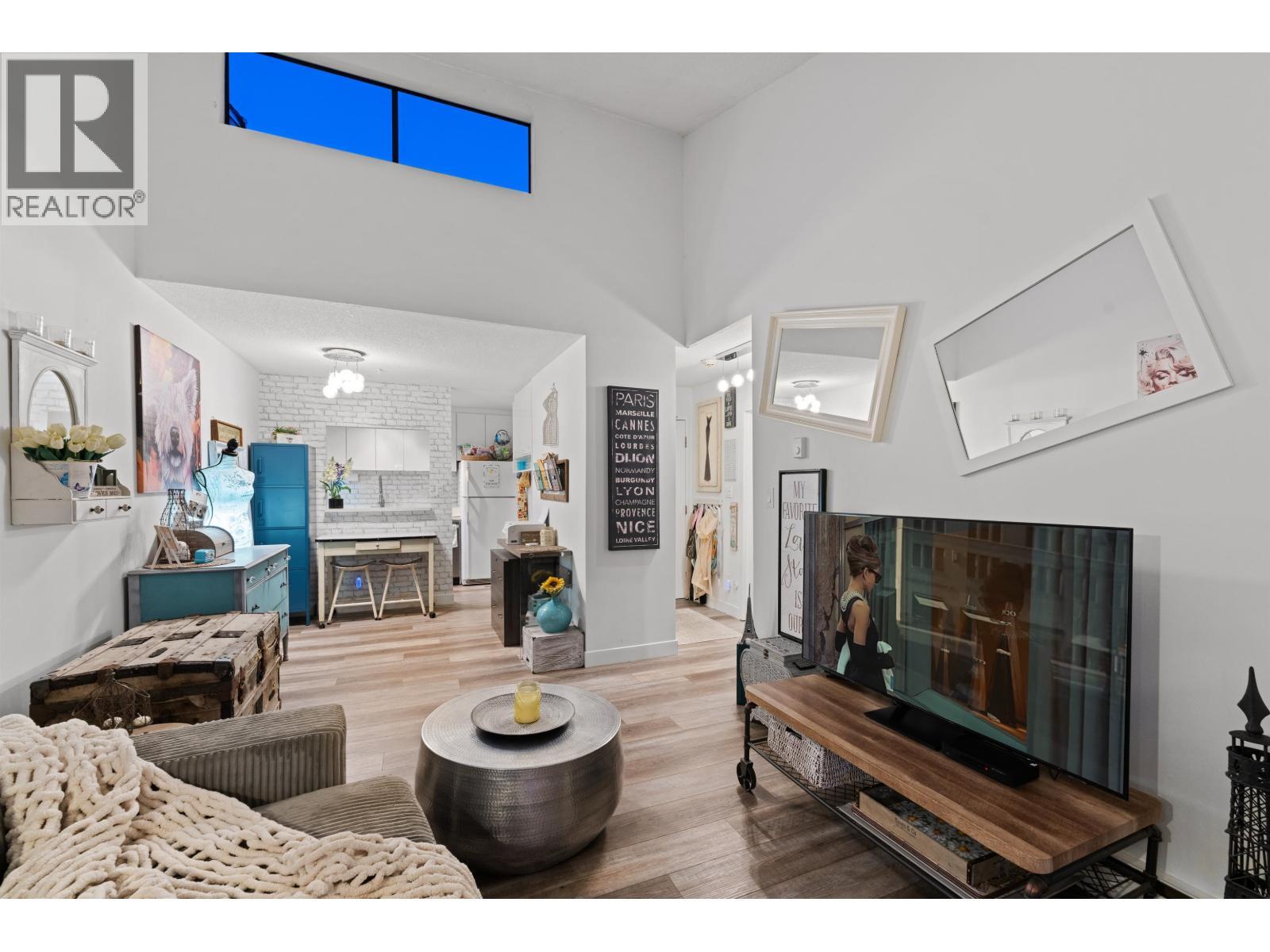 401 2173 W 6 Avenue, Vancouver