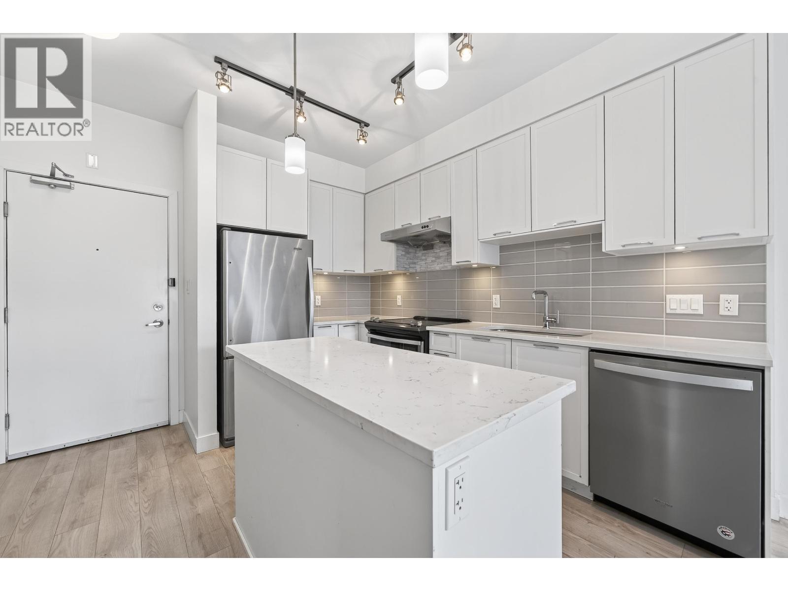 315 828 Gauthier Avenue, Coquitlam