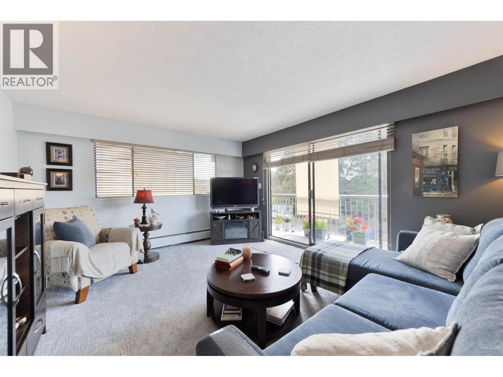 205 330 W 2ND Street, North Vancouver