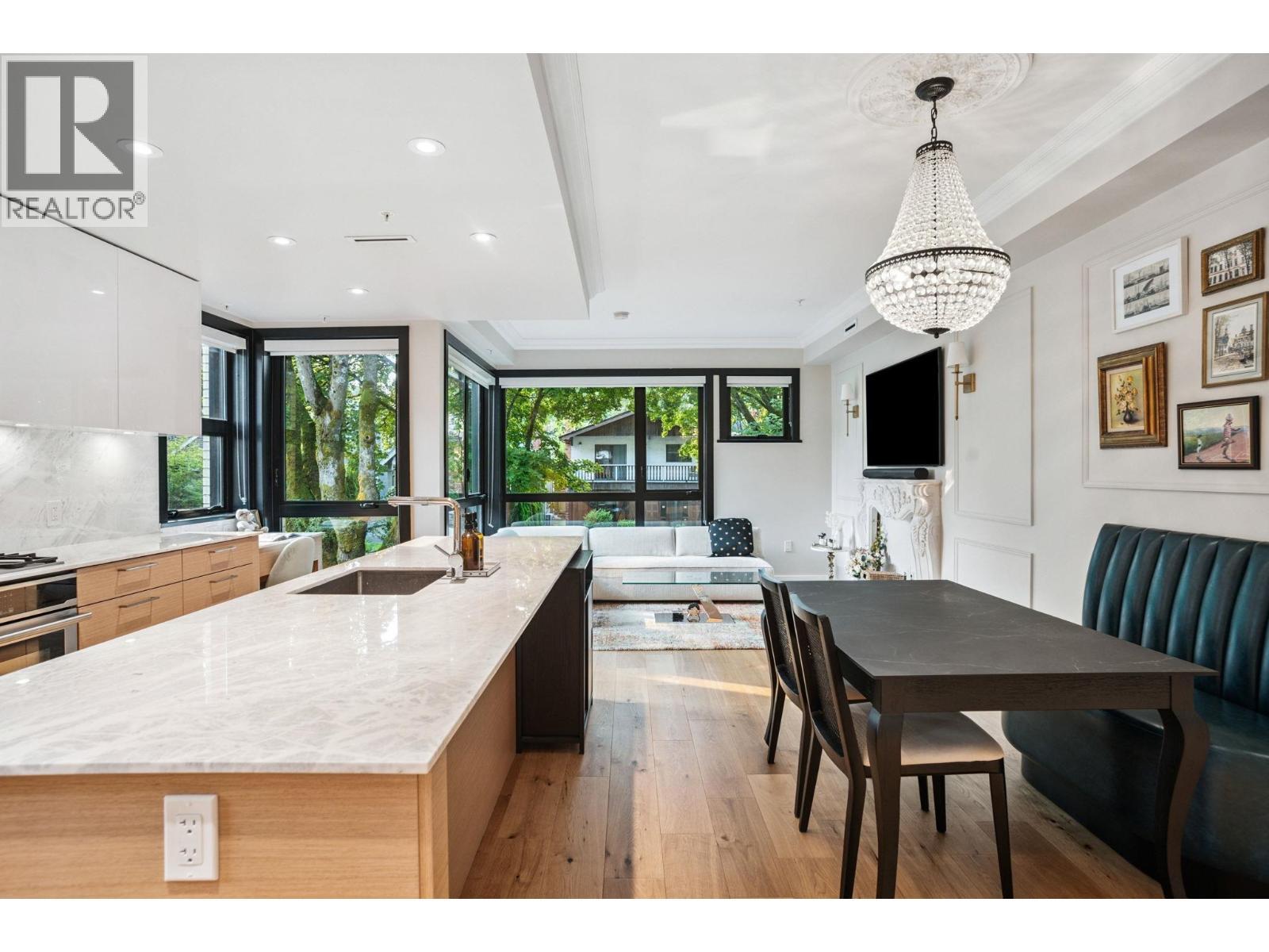 201 3669 W 11TH Avenue, Vancouver