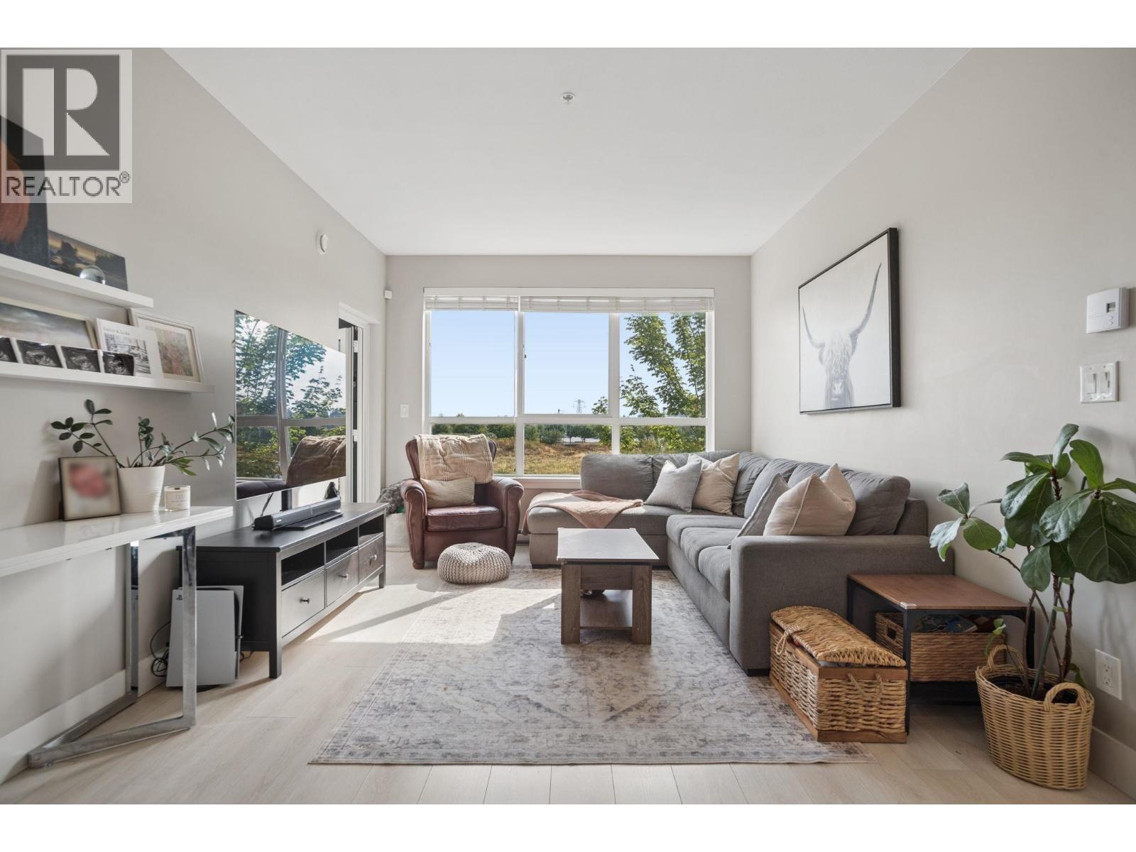 228 4690 Hawk Lane, Tsawwassen