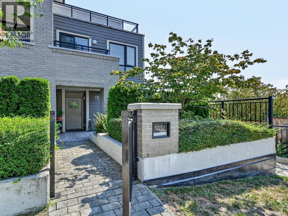 1312 Fifth Avenue, New Westminster