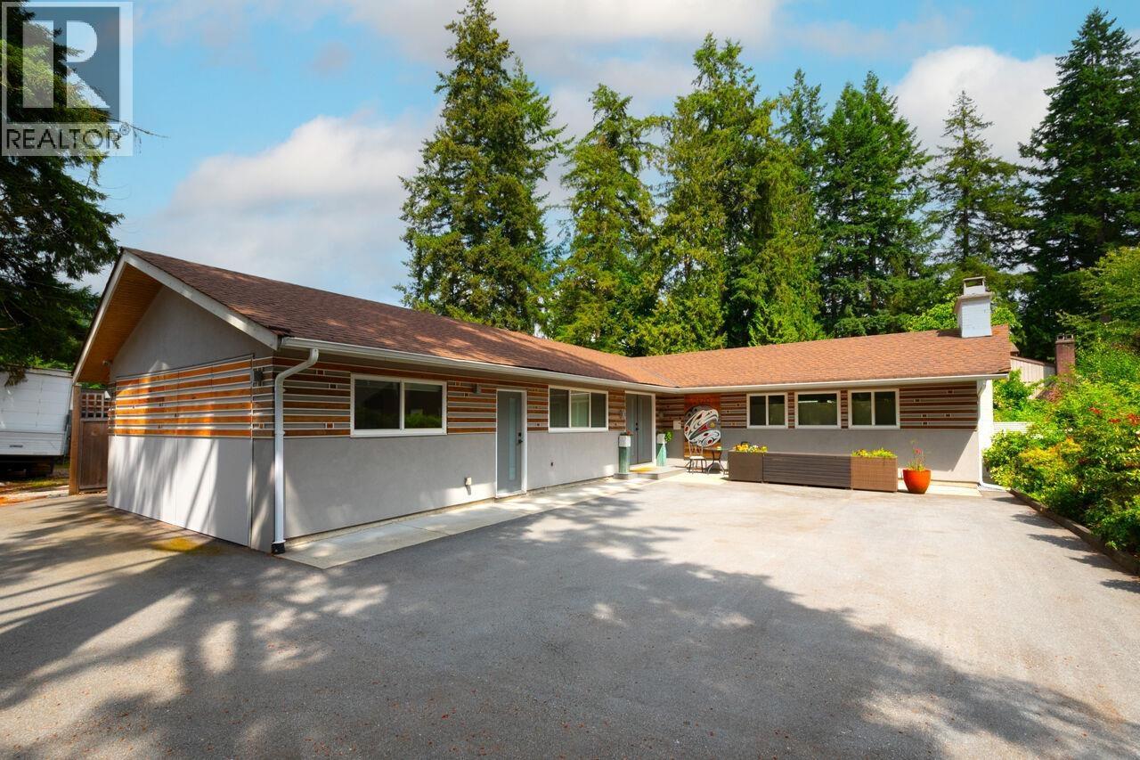 2420 Edgemont Boulevard, North Vancouver