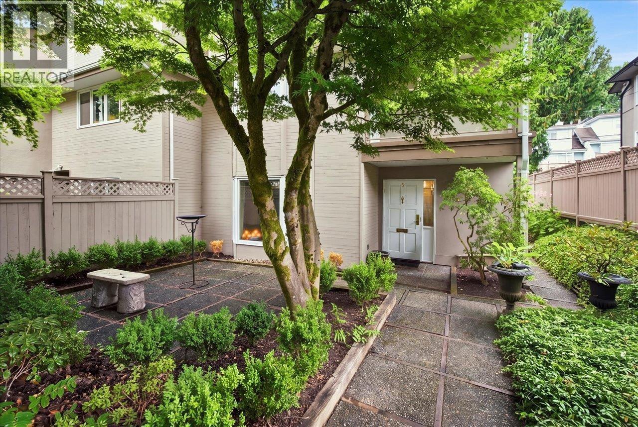 1 1176 W 15TH Avenue, Vancouver
