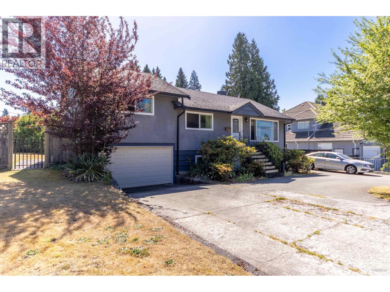 539 Schoolhouse Street, Coquitlam