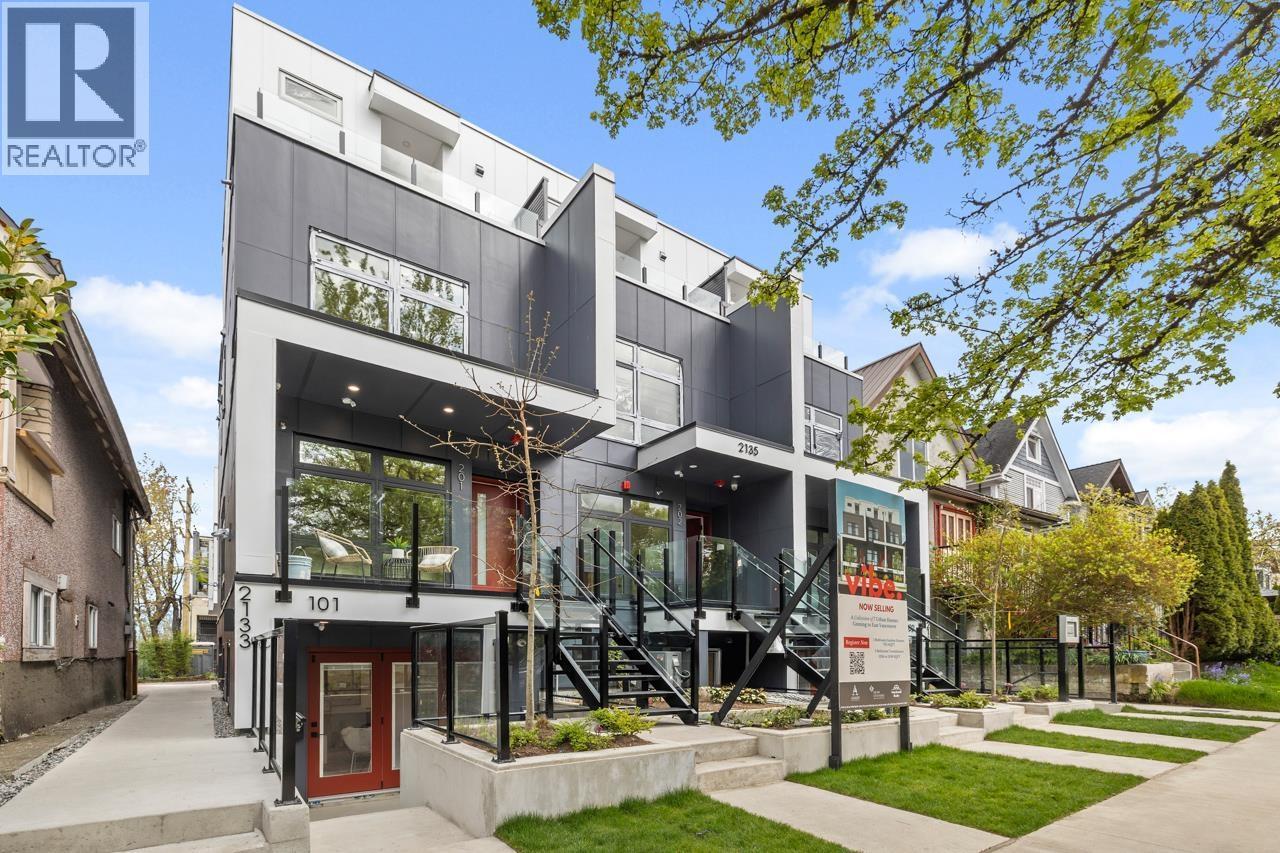 201 2135 E Pender Street, Vancouver