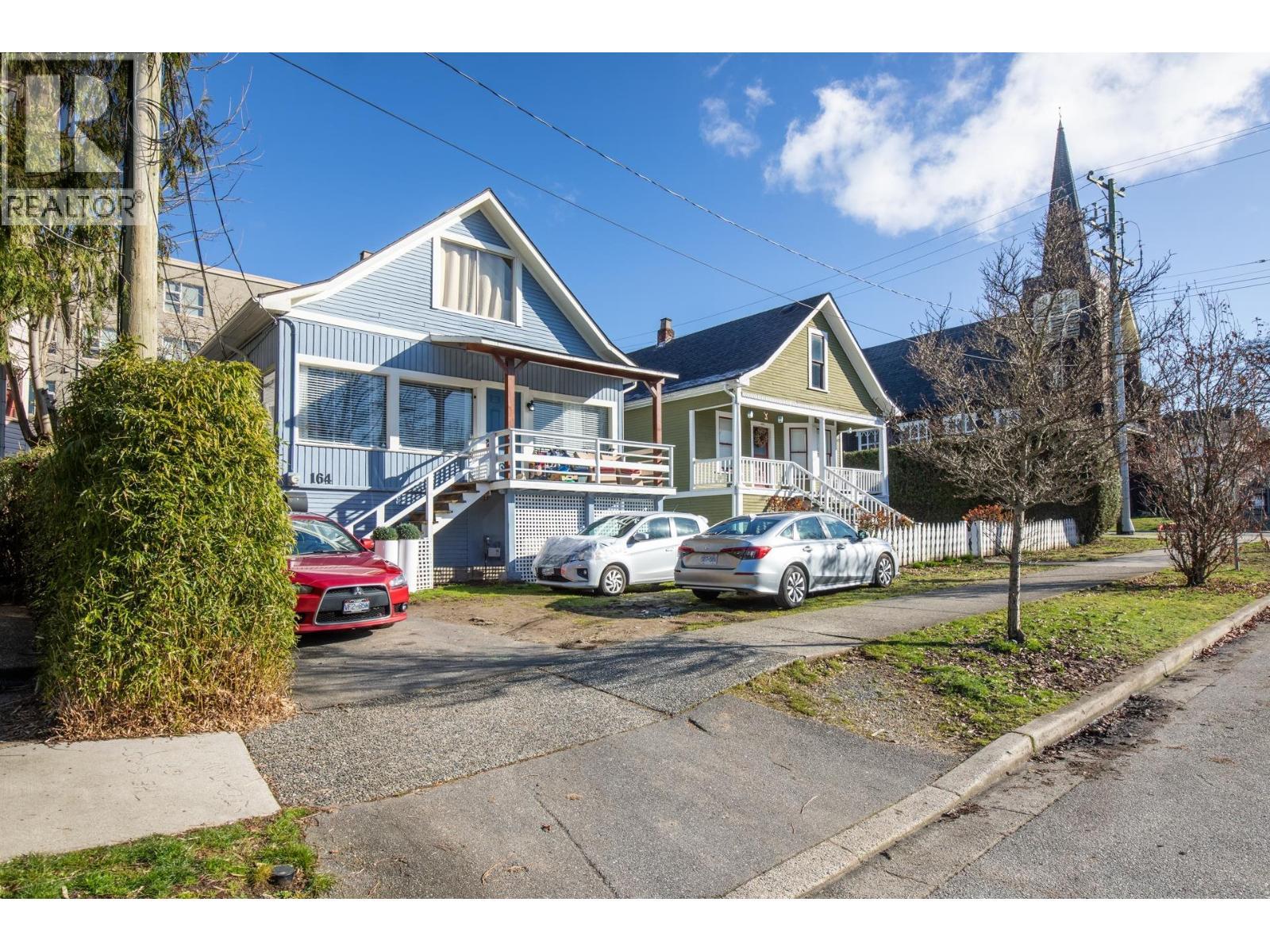 164 E 10TH Street, North Vancouver