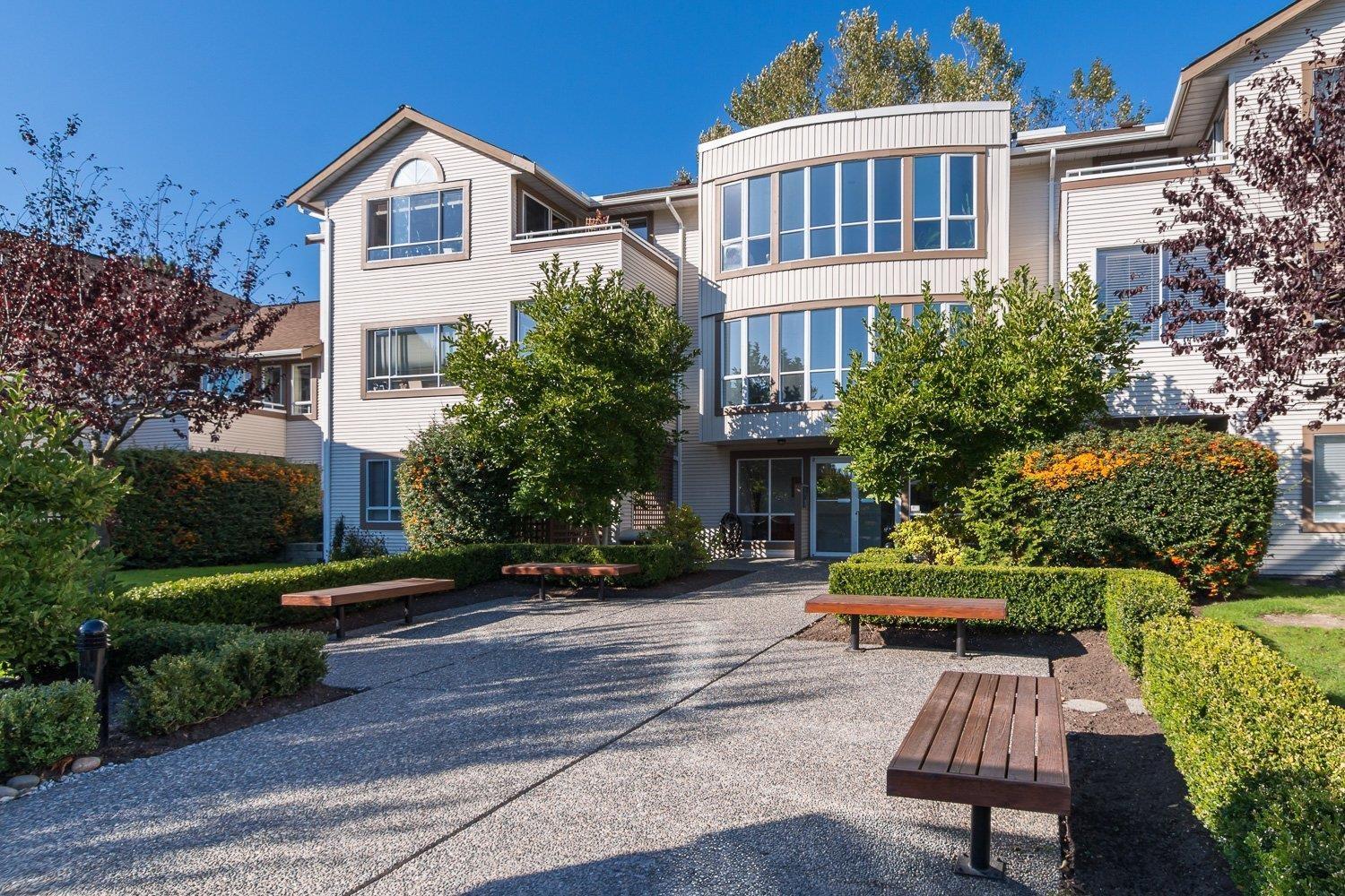 218 15991 Thrift Avenue, White Rock