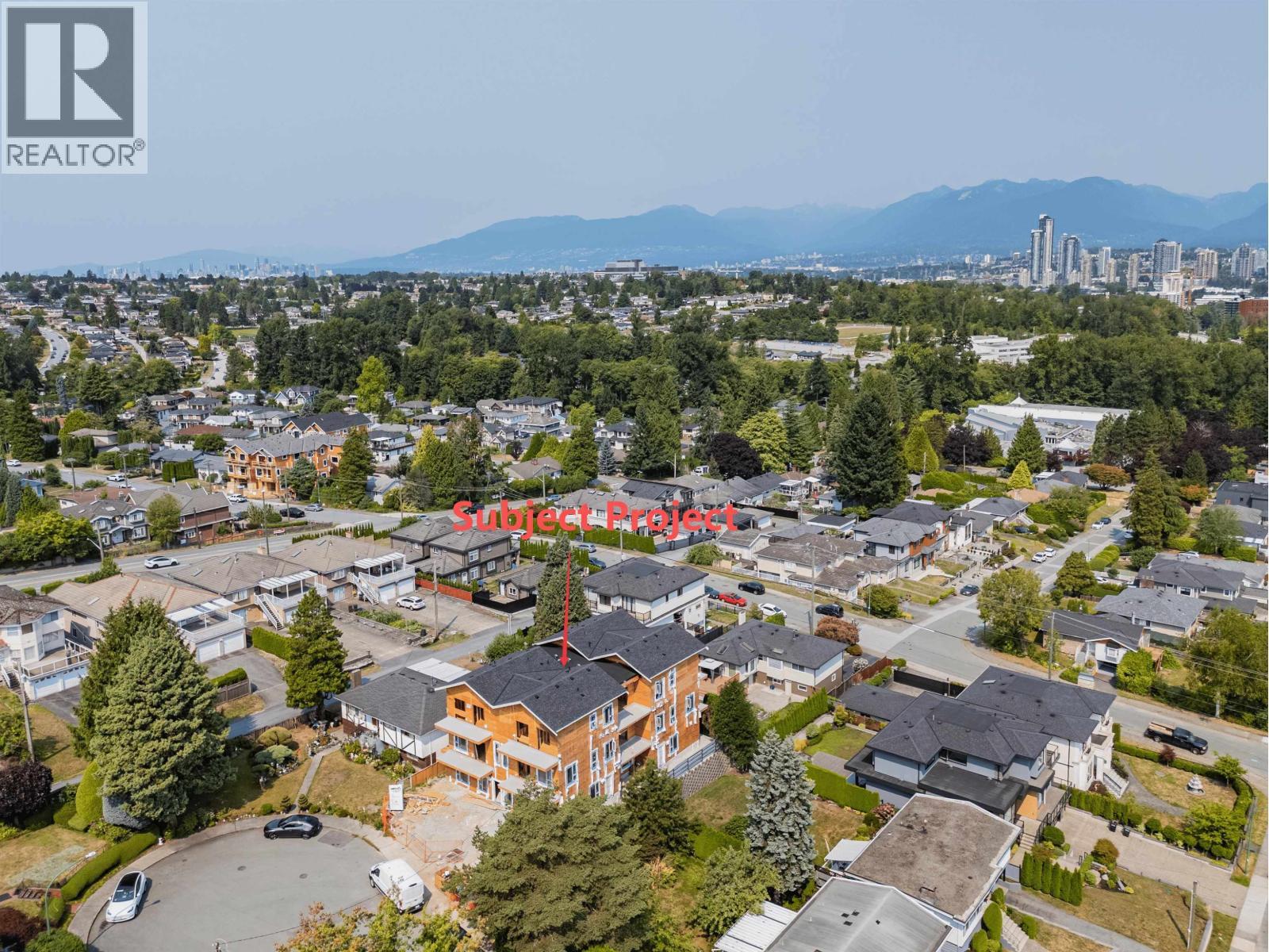 4 4561 Charlotte Court, Burnaby