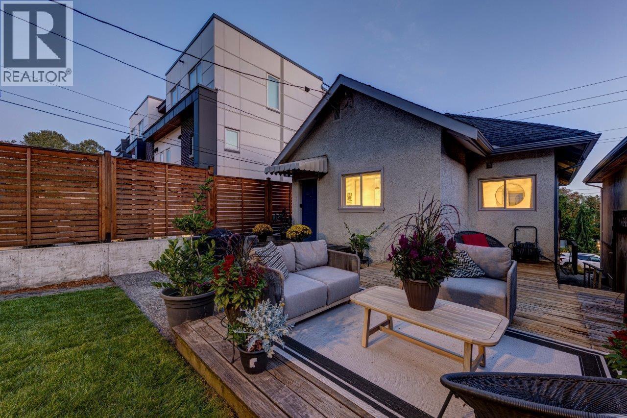 744 E 3RD Street, North Vancouver