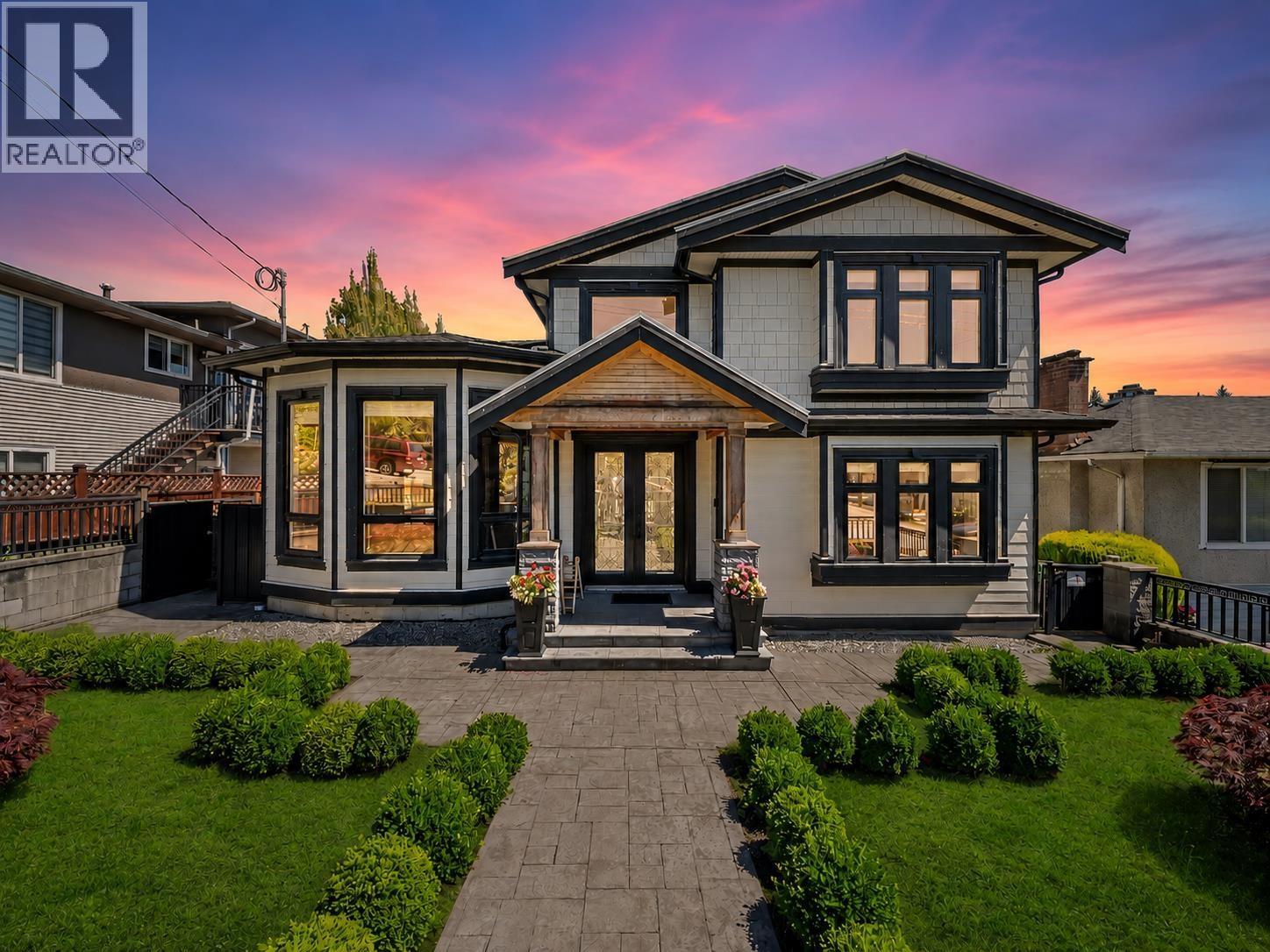 7626 Hedley Avenue, Burnaby
